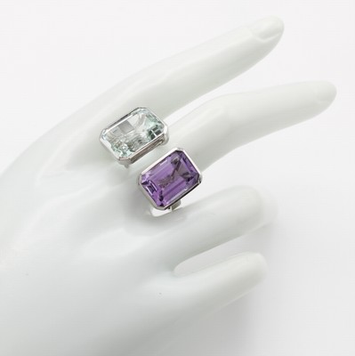 26933424b - Ring mit Farbsteinen, WG 585/000, rechteckiger Aquamarin ca. 11.95 ct, Amethyst ca. 5.65 ...