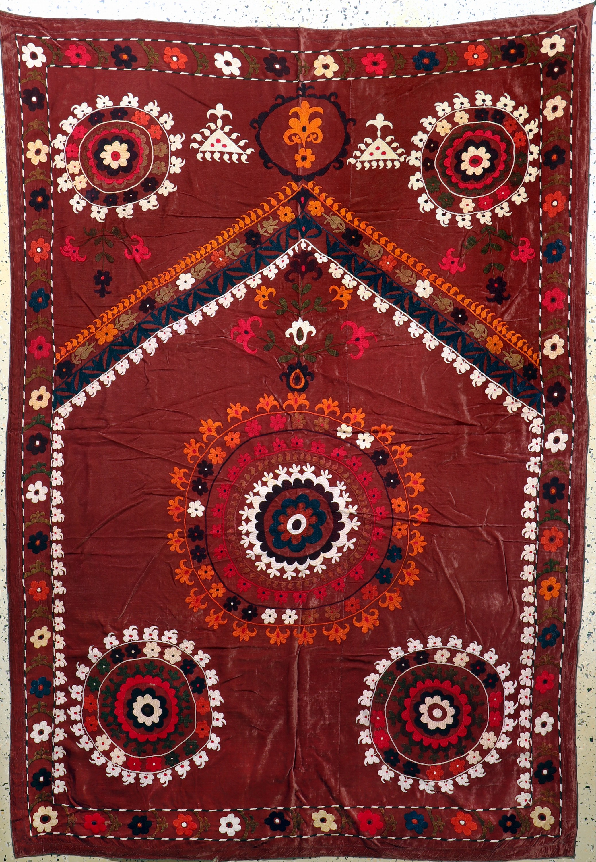 Susani antik, Uzbekistan, um 1900, Seidenstickerei auf Samt, ca. 210 x 145 cm, EHZ: 2-3, (kleine Risse)