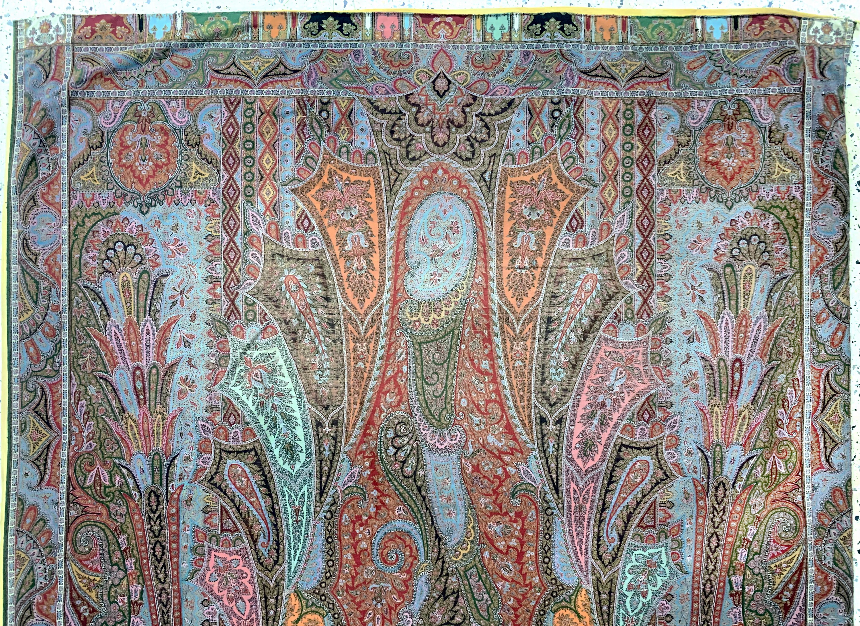 Detail a: Kaschmir Schal, Indien, Anfang 20.Jhd, Wollstickerei, ca. 360 x 150 cm, EHZ: 2(kleineLöcher)