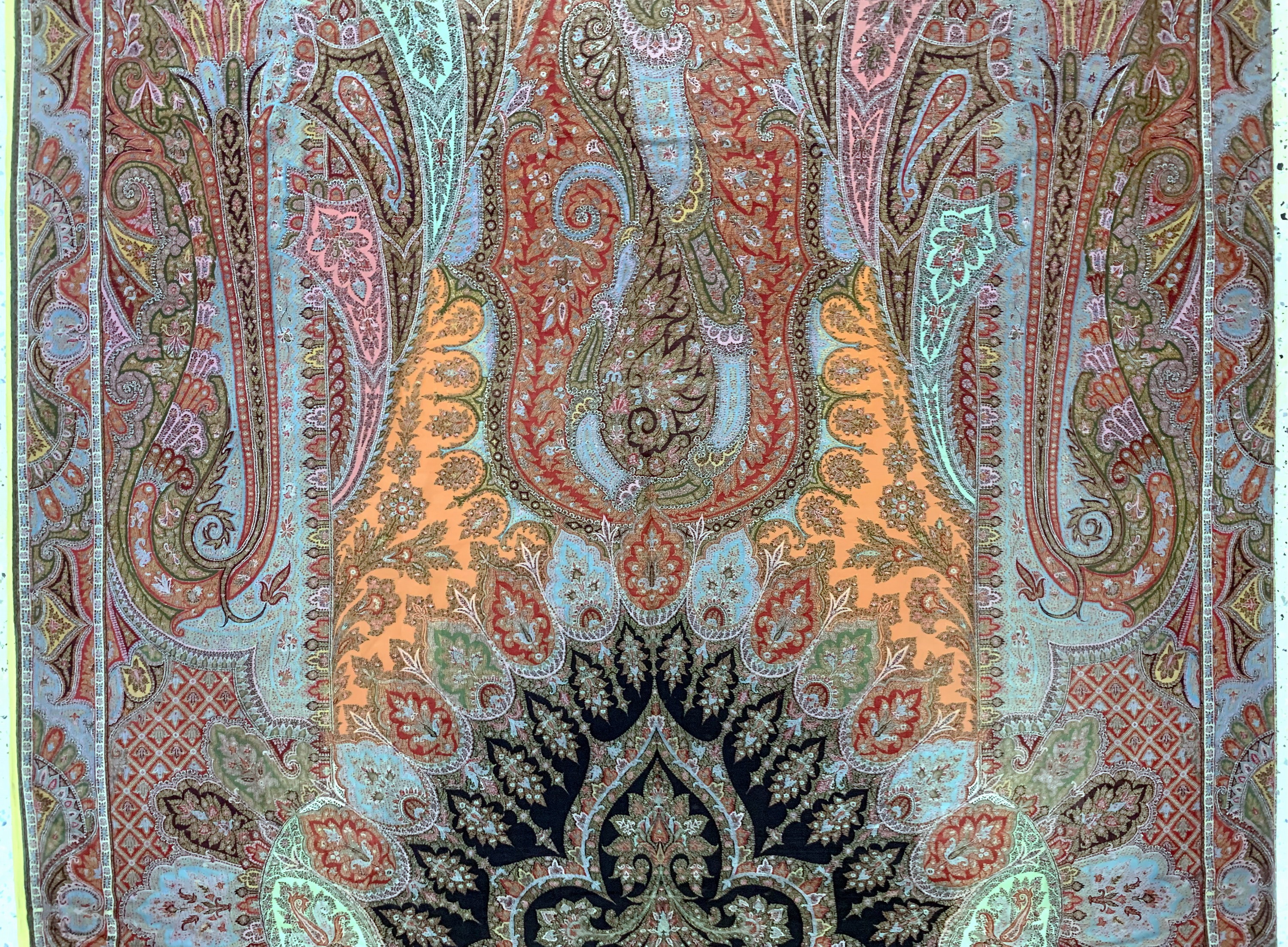 Detail b: Kaschmir Schal, Indien, Anfang 20.Jhd, Wollstickerei, ca. 360 x 150 cm, EHZ: 2(kleineLöcher)