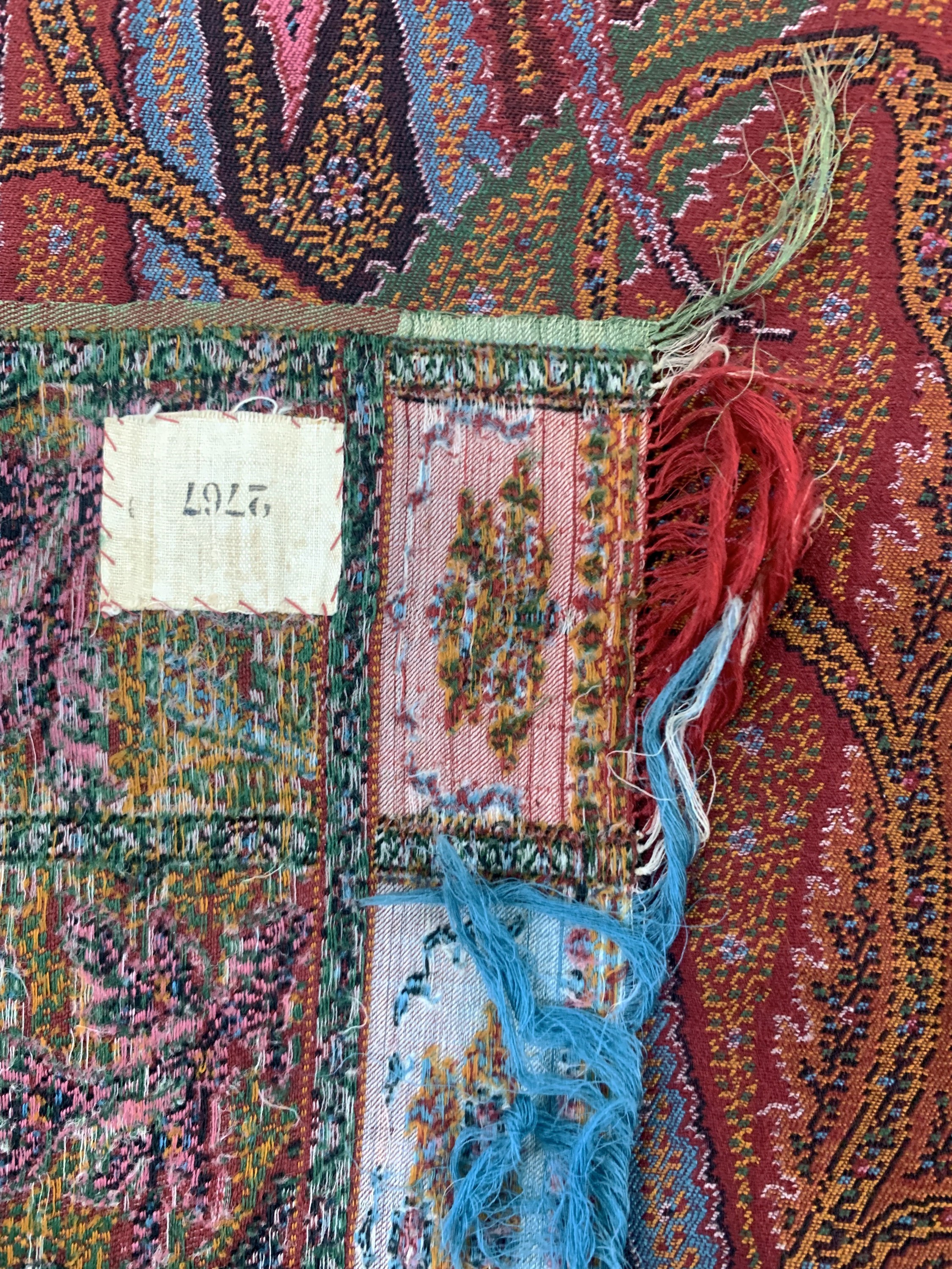 Detail f: Kaschmir Schal, Indien, Anfang 20.Jhd, Wollstickerei, ca. 320 x 160 cm, geflickt, EHZ: 2