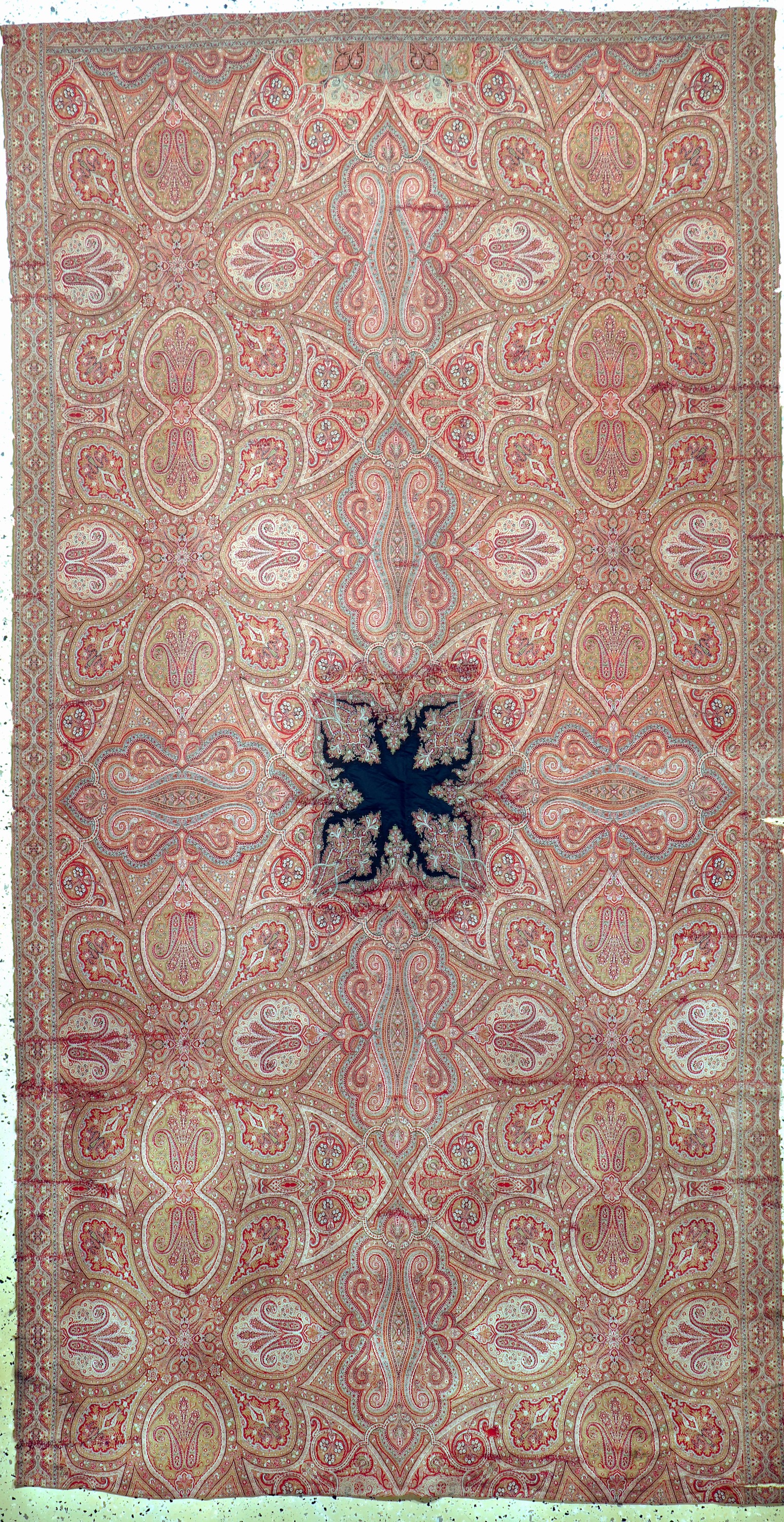 Kaschmir Schal, Indien, um 1900, Wollstickerei, ca. 293 x 155 cm, geflickt, EHZ: 2(kleine Risse)