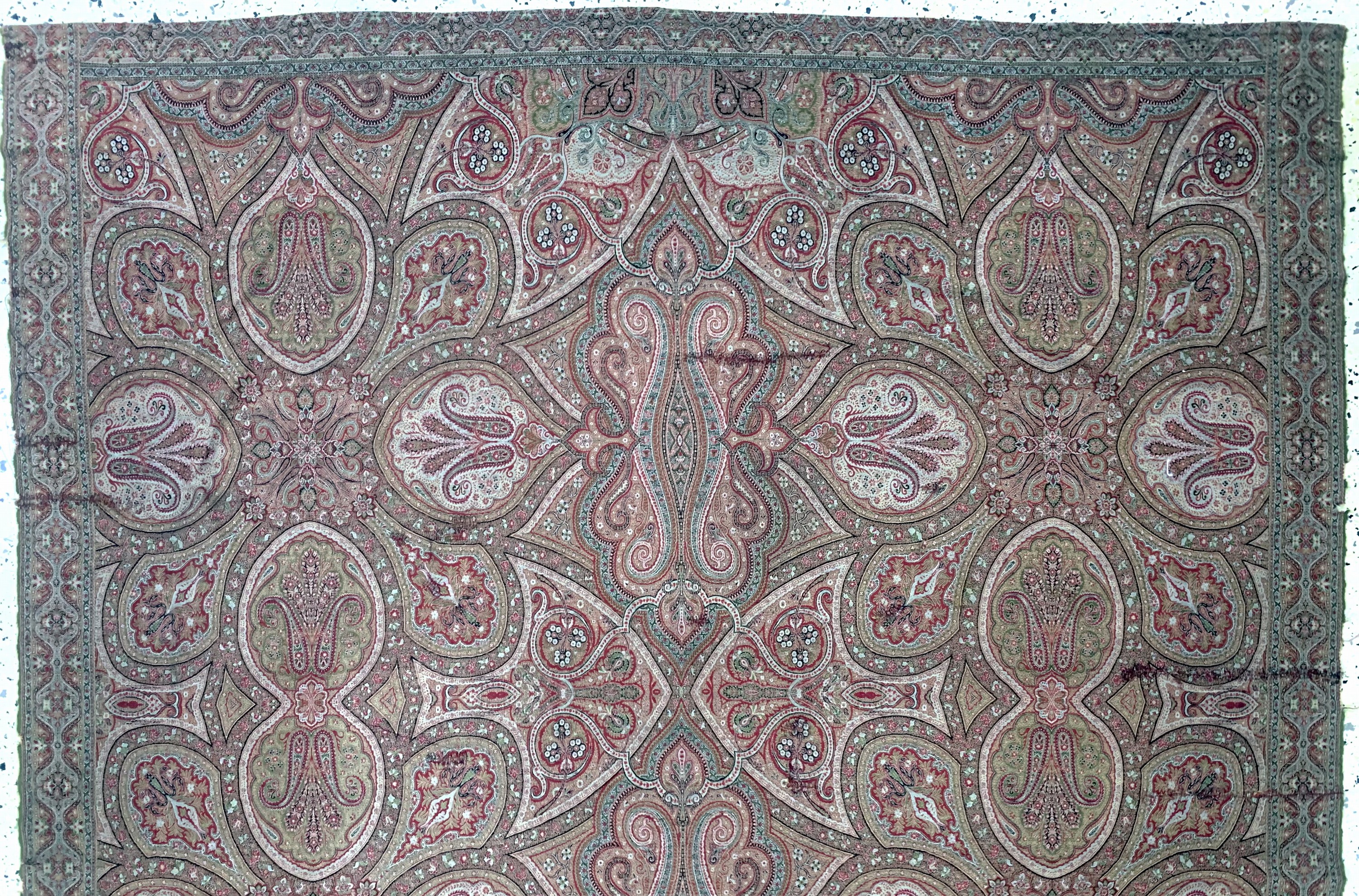 Detail a: Kaschmir Schal, Indien, um 1900, Wollstickerei, ca. 293 x 155 cm, geflickt, EHZ: 2(kleine Risse)