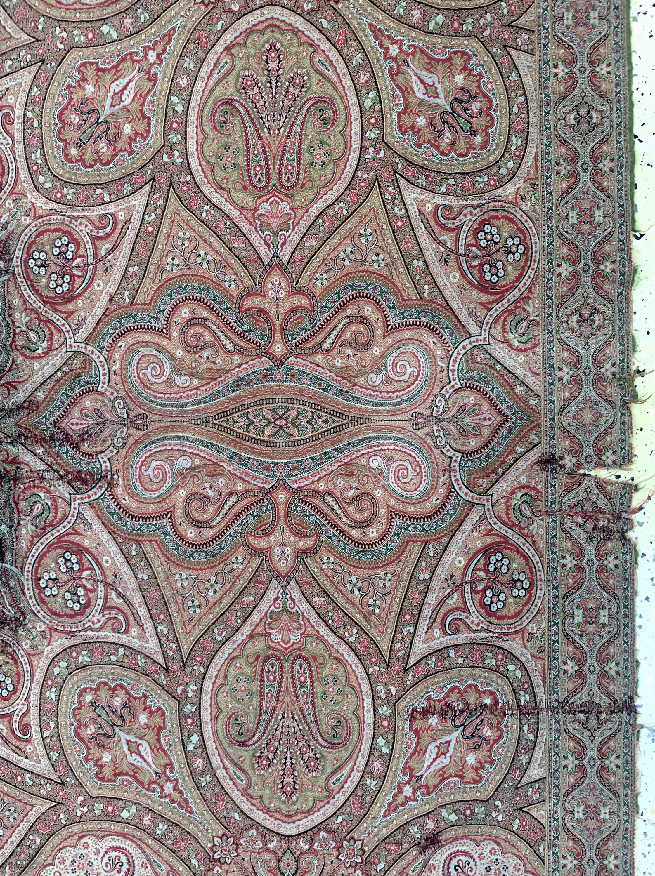 Detail d: Kaschmir Schal, Indien, um 1900, Wollstickerei, ca. 293 x 155 cm, geflickt, EHZ: 2(kleine Risse)