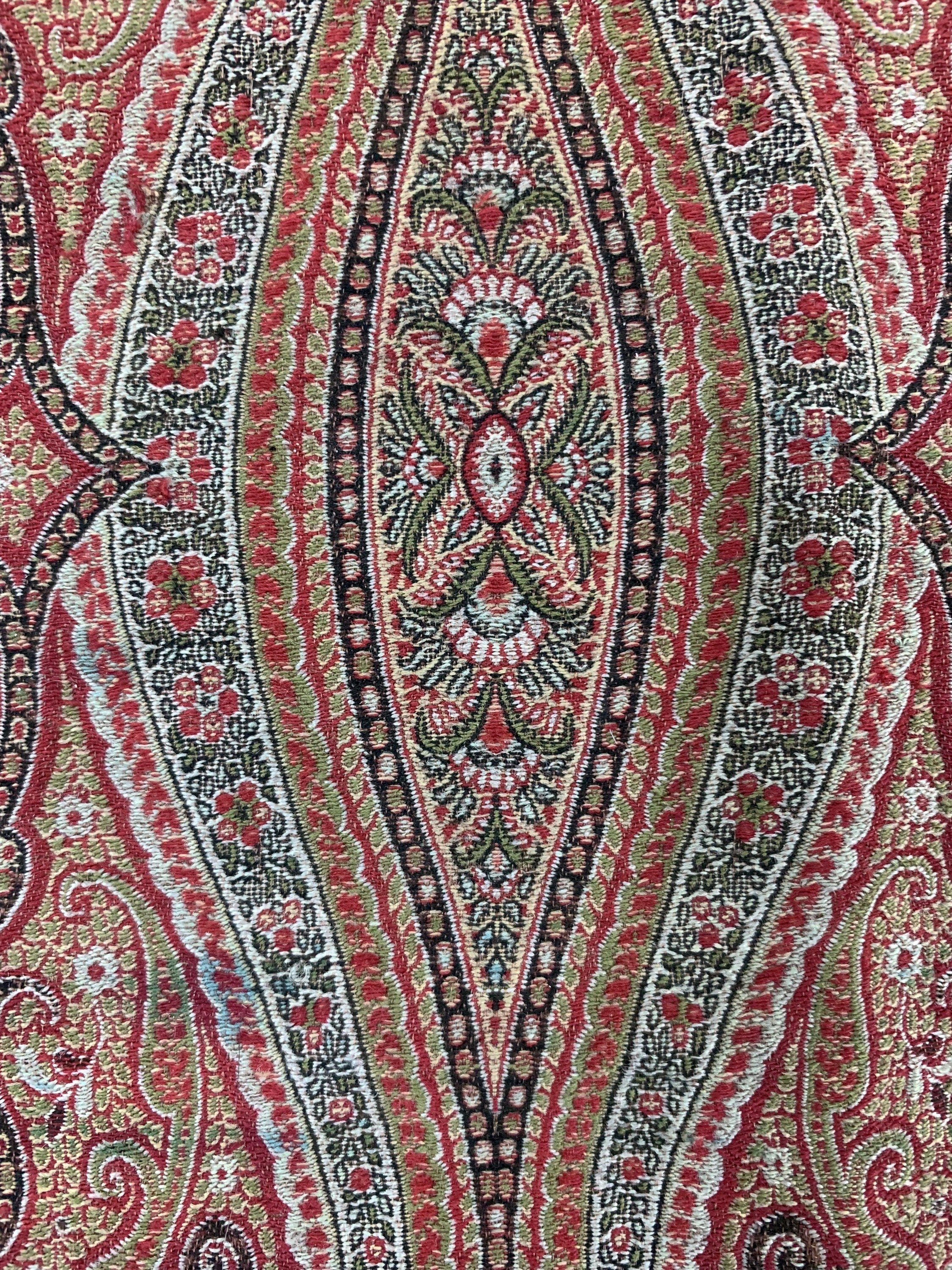 Detail g: Kaschmir Schal, Indien, um 1900, Wollstickerei, ca. 293 x 155 cm, geflickt, EHZ: 2(kleine Risse)