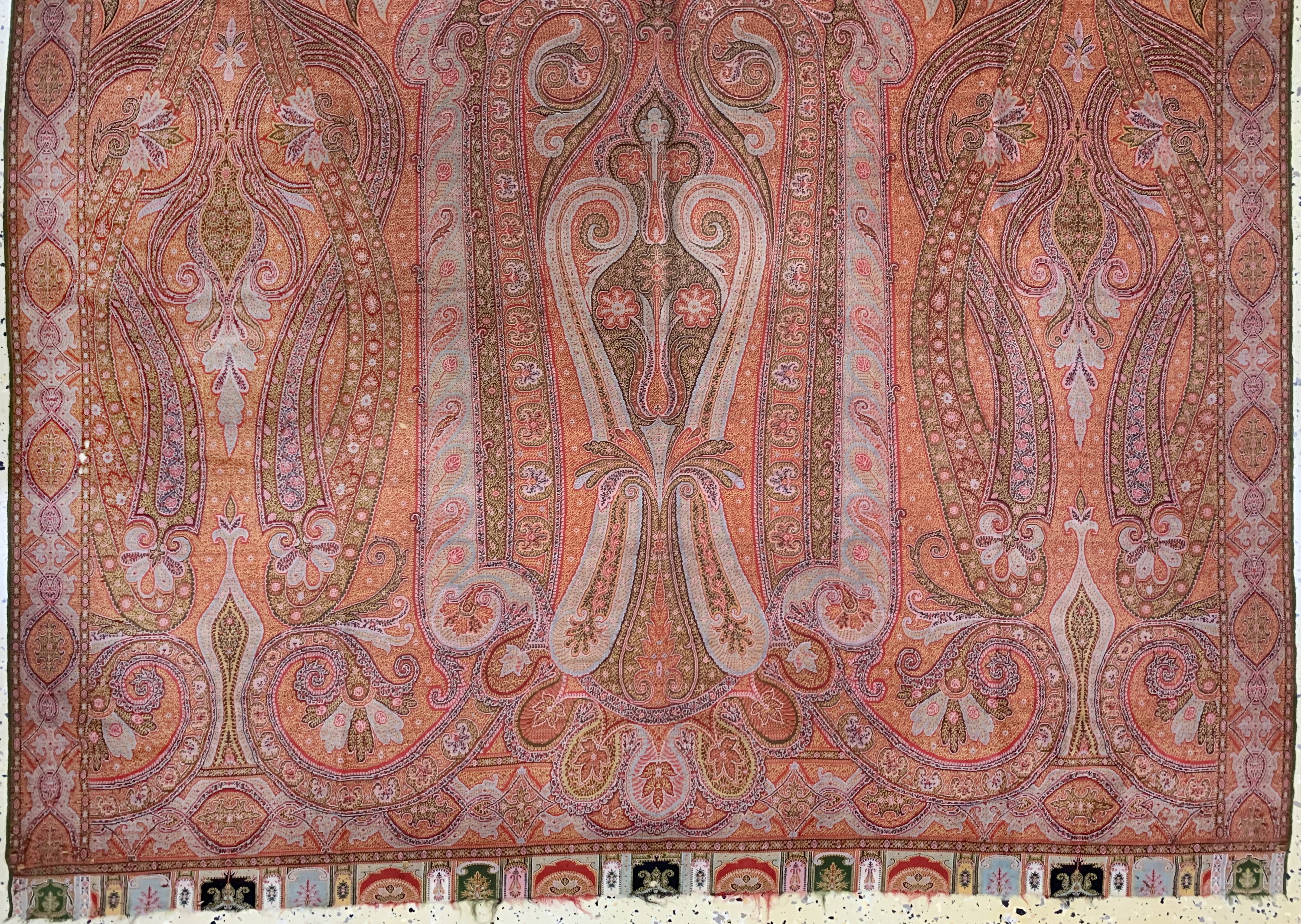Detail c: Kaschmir Schal, Indien, Anfang 20.Jhd, Wollstickerei, ca. 296 x 163 cm, EHZ: 2(kleineLöcher)