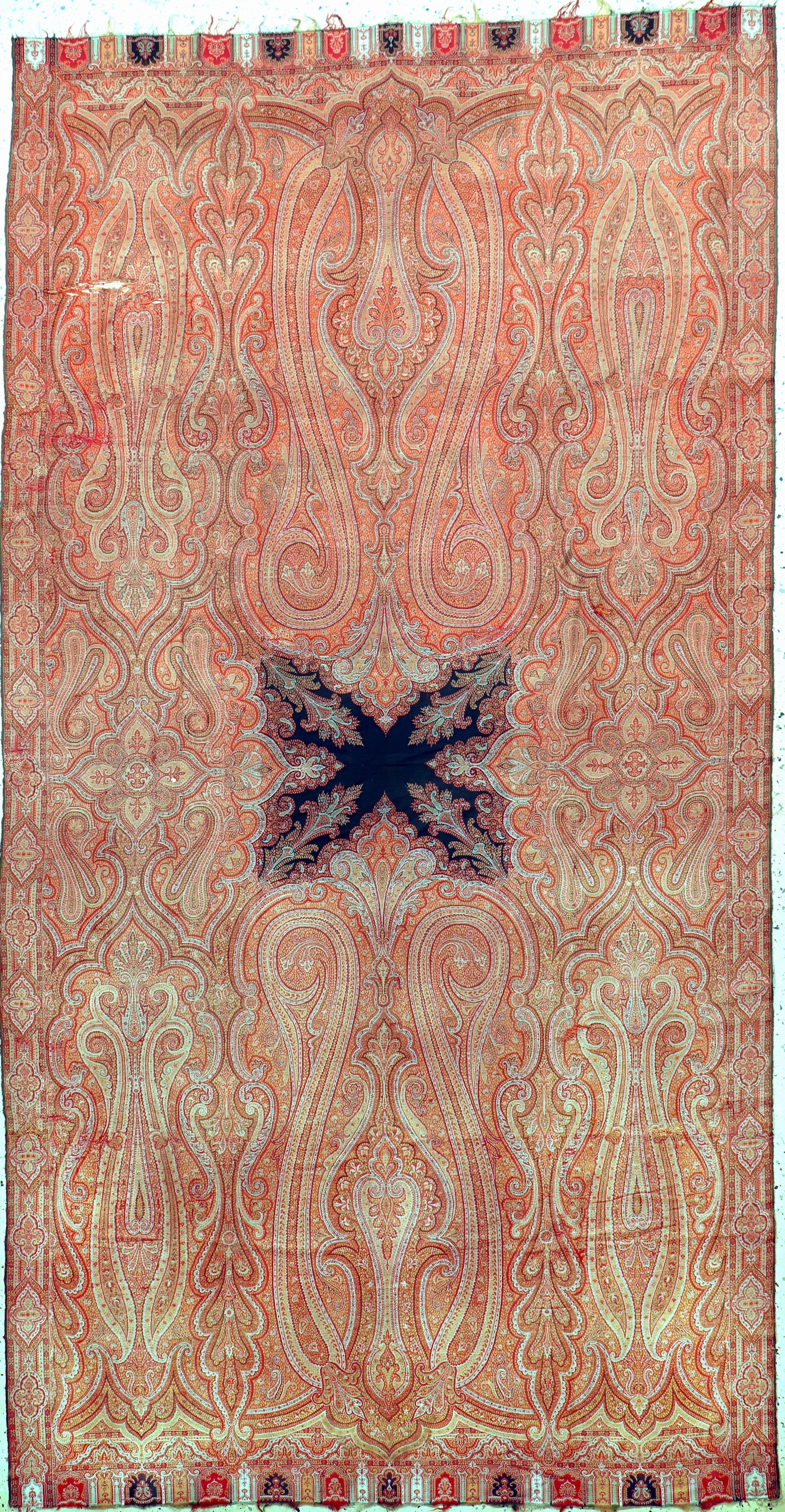 Kaschmir Schal, Indien, Anfang 20.Jhd, Wollstickerei, ca. 295 x 155 cm, EHZ: 2(kleineLöcher & Risse).