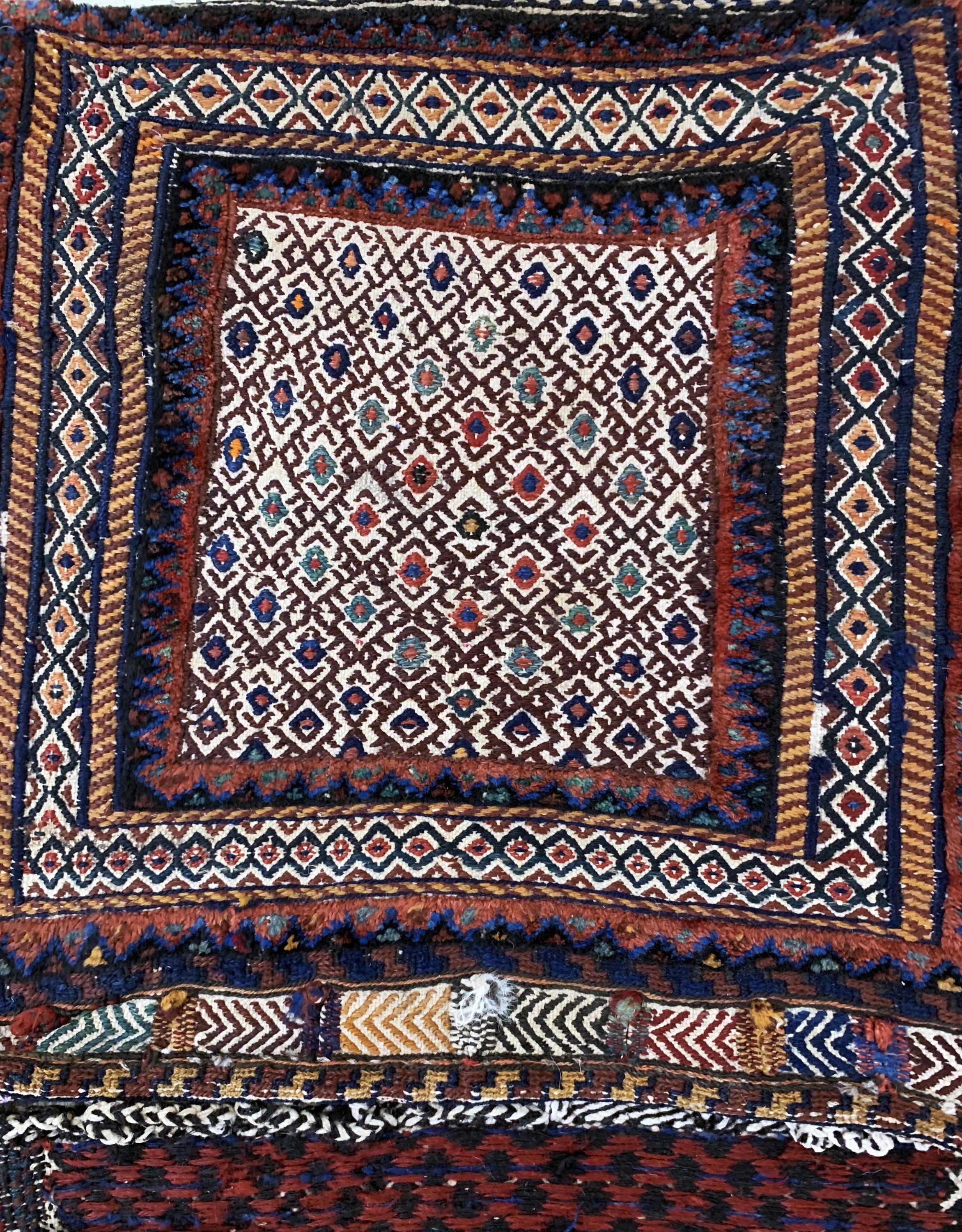 Detail b: Afschar & Ghaschgai Tasche, Persien, um 1900, Wolle auf Wolle, ca. 140 x 65 cm & ca. 125 x 60 cm, EHZ: 2-3