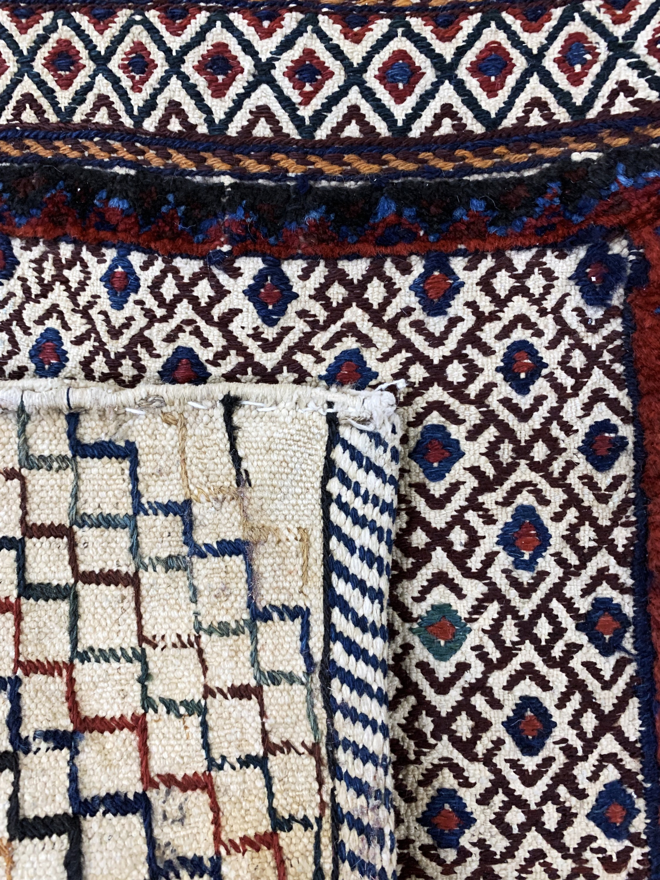 Detail c: Afschar & Ghaschgai Tasche, Persien, um 1900, Wolle auf Wolle, ca. 140 x 65 cm & ca. 125 x 60 cm, EHZ: 2-3