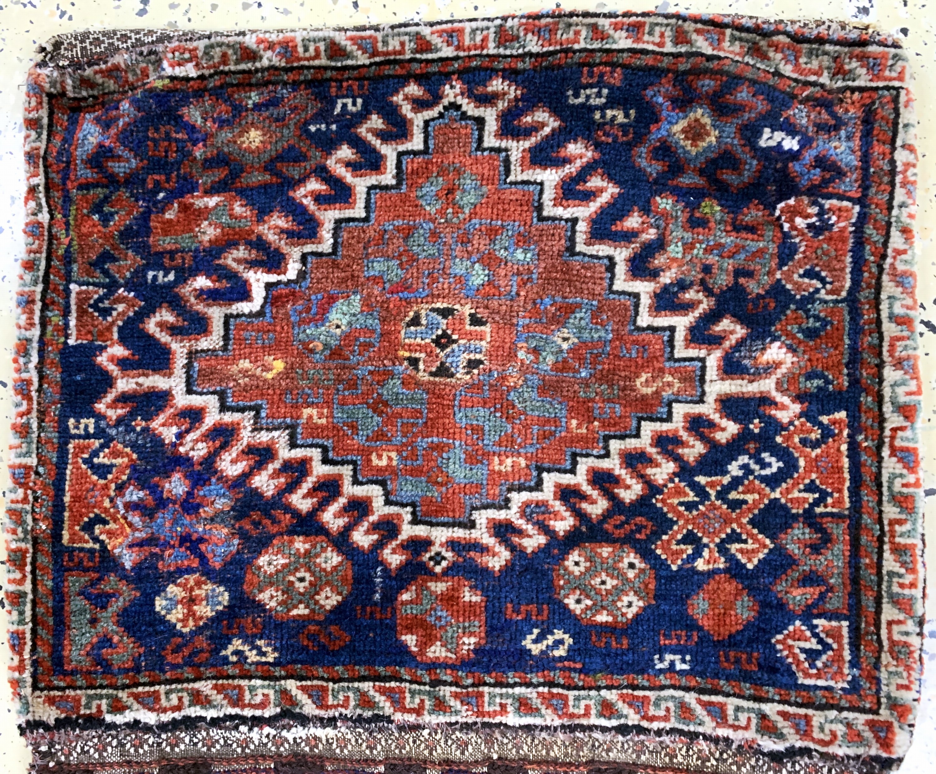 Detail e: Afschar & Ghaschgai Tasche, Persien, um 1900, Wolle auf Wolle, ca. 140 x 65 cm & ca. 125 x 60 cm, EHZ: 2-3