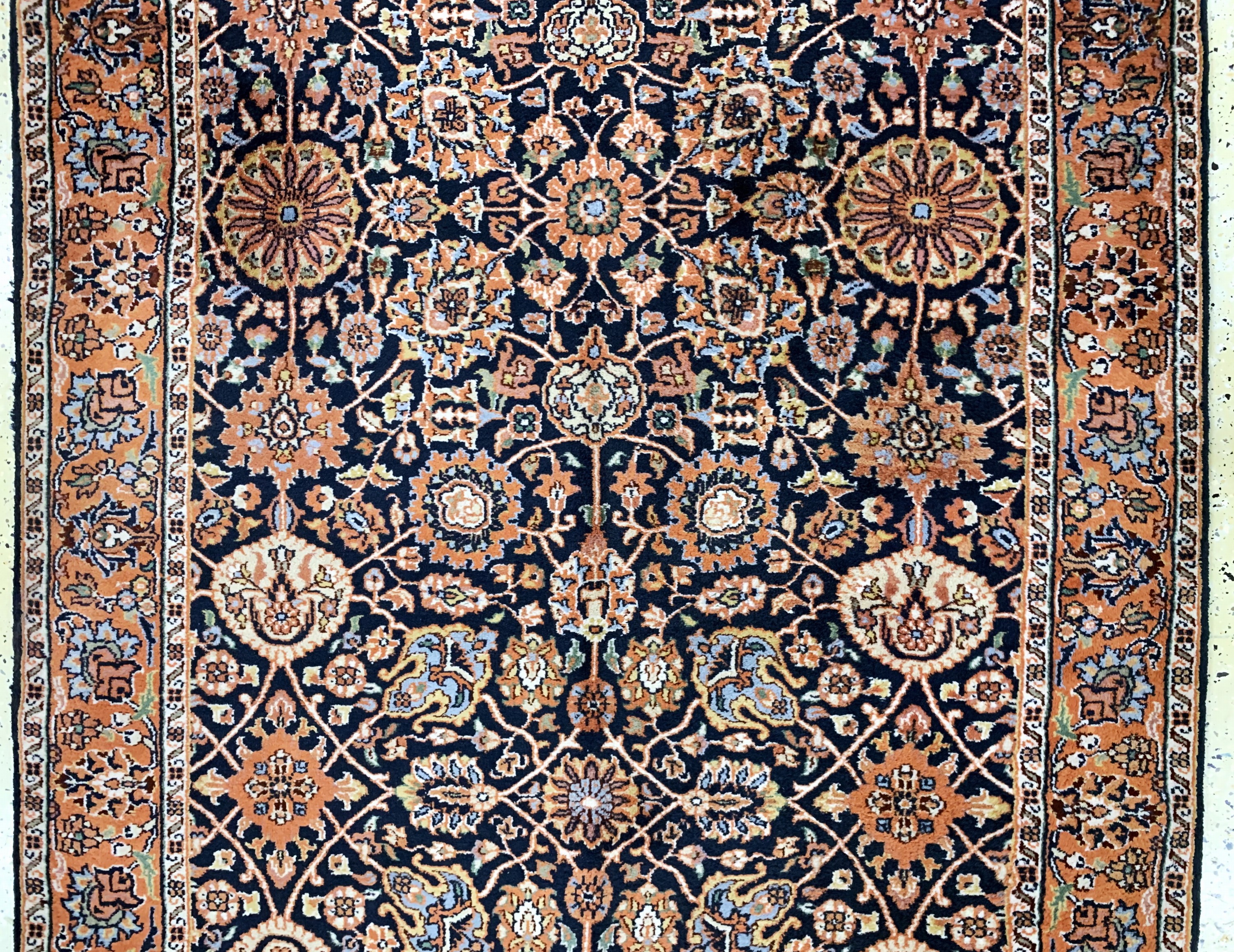 Detail b: Sarogh fein, Indien, Korkwolle auf Baumwolle, ca. 370 x 130 cm, EHZ: 2