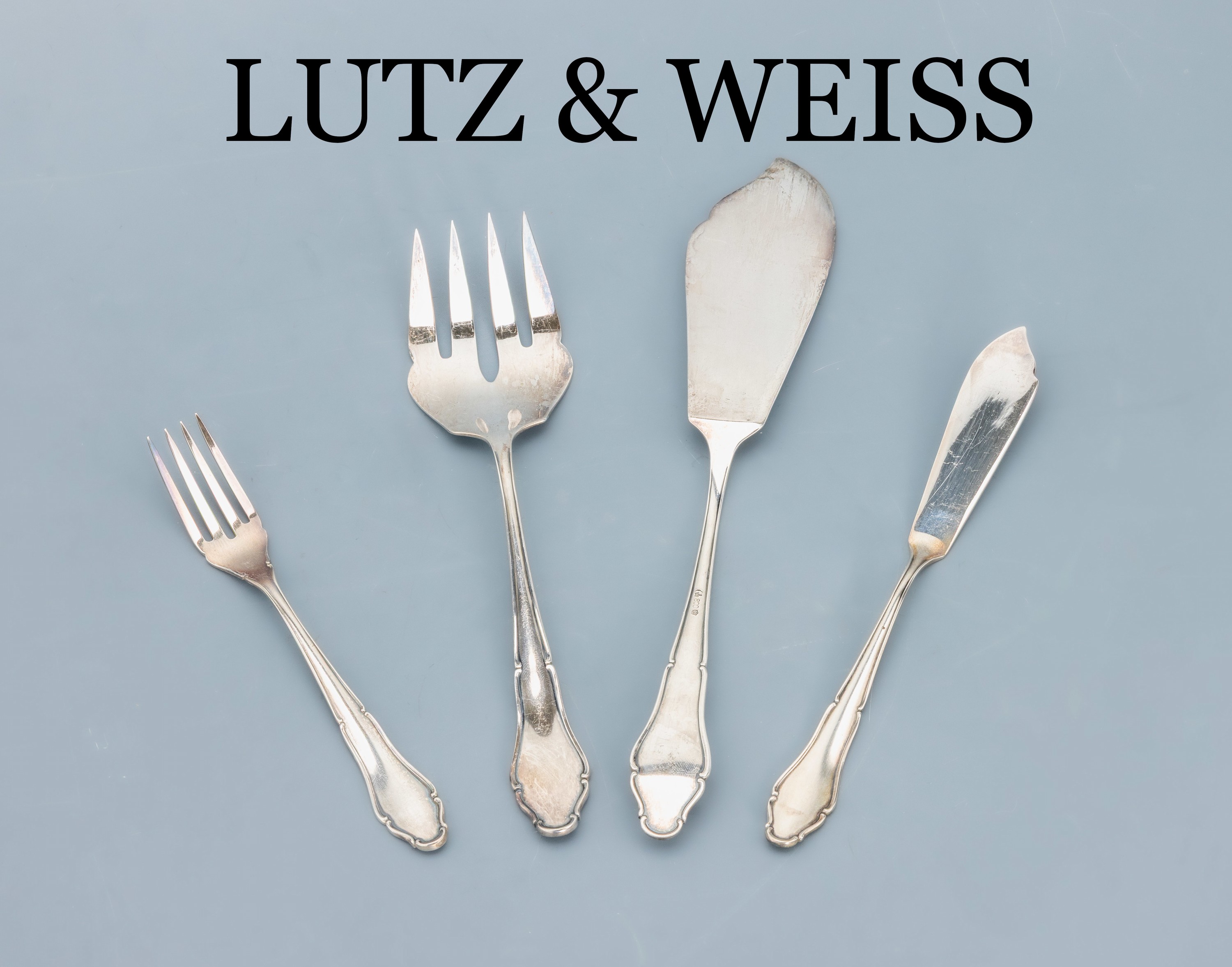 Fischbesteck für 12 Personen, deutsch, LUTZ & WEIß, Pforzheim, 800er Silber, best. aus: 12 Fischgabeln, 12 Fischmesser, 2-teil. Vorlegebesteck, ...