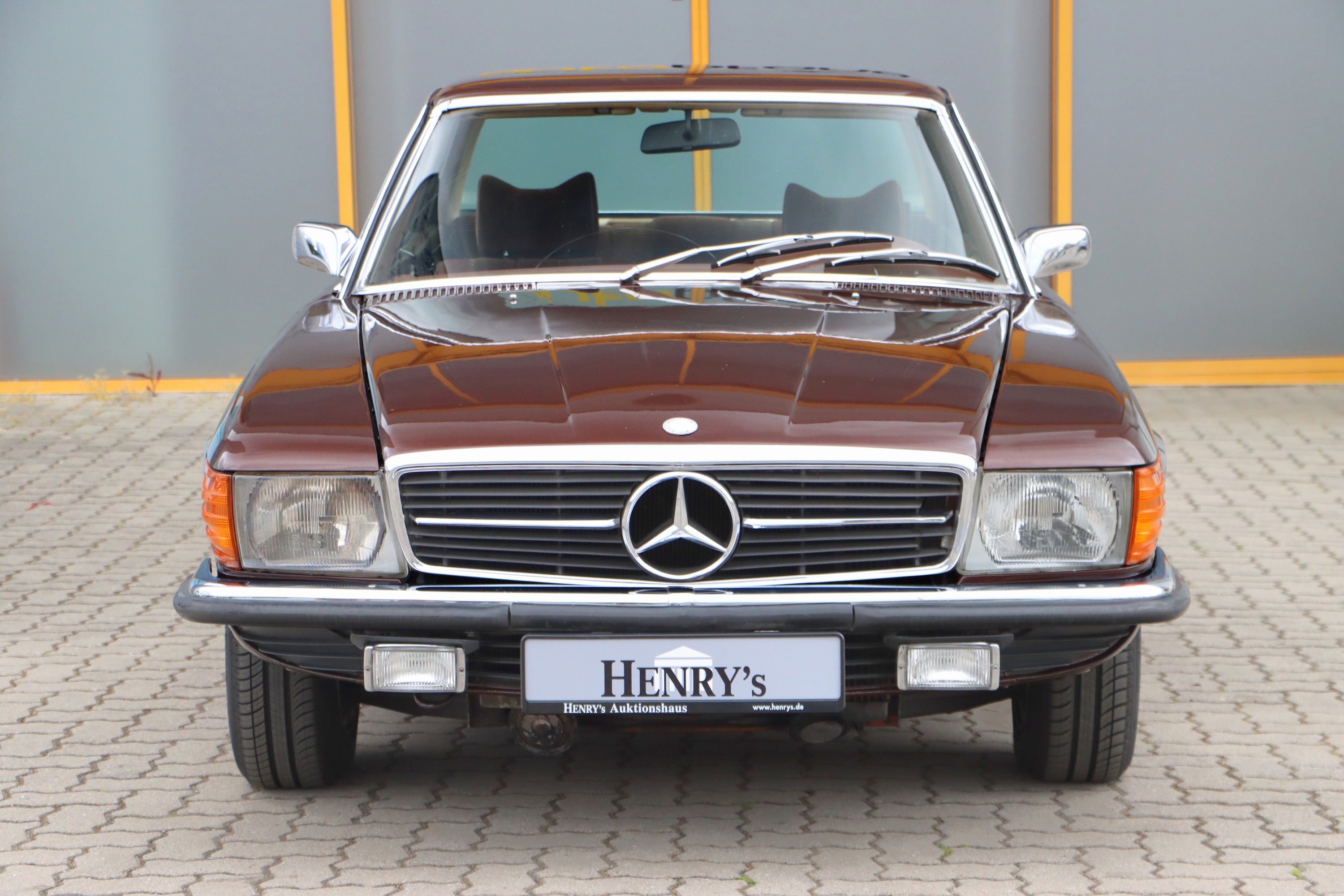 Detail a: Mercedes-Benz 280 SLC, Fahrgestellnummer: 10702210002151, EZ 05/1976, 4. Hand, Laufleistung ca. 279.520 km, HU 06/2026, 136 kW/185 PS, 6-Zylinder, ...