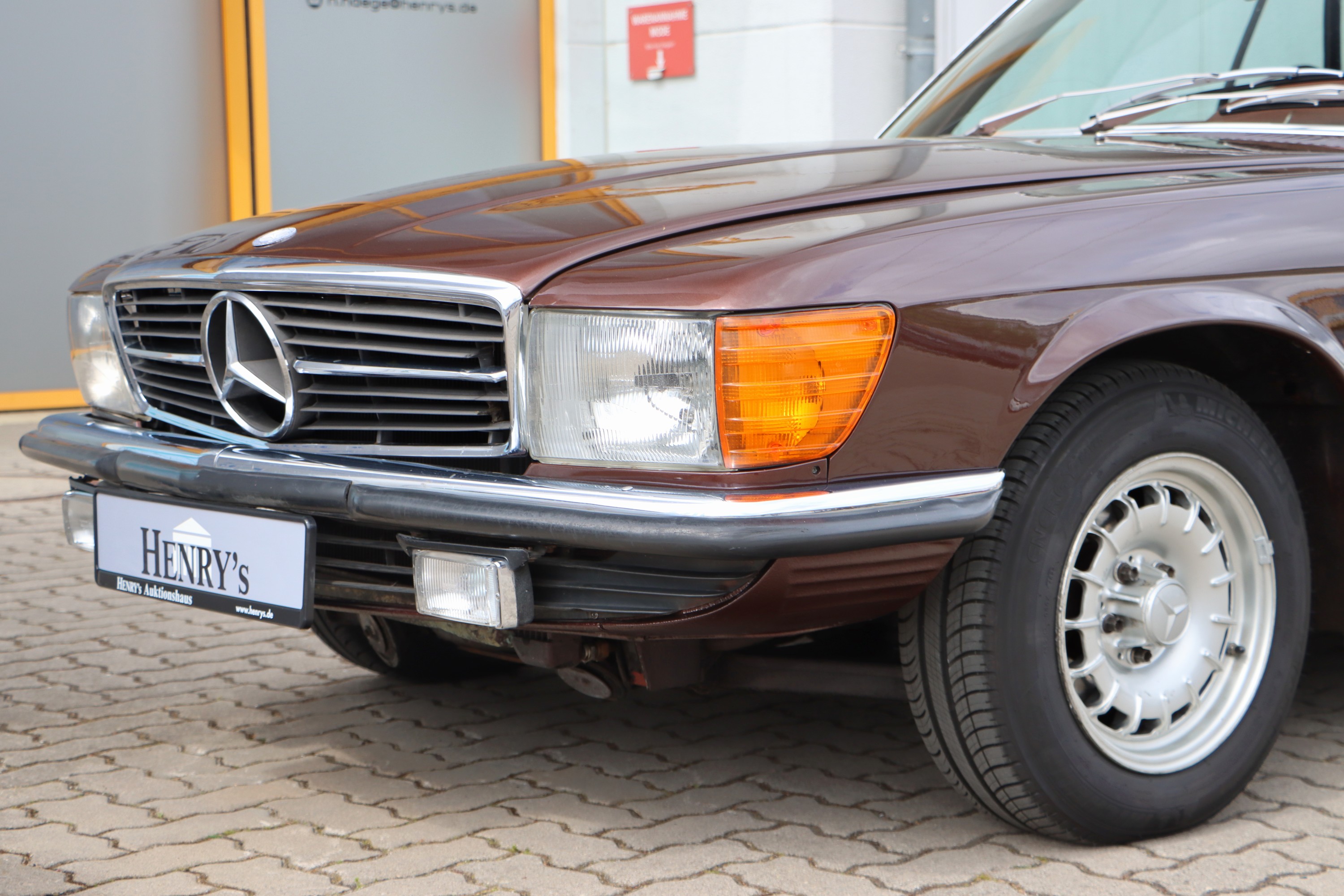 Detail e: Mercedes-Benz 280 SLC, Fahrgestellnummer: 10702210002151, EZ 05/1976, 4. Hand, Laufleistung ca. 279.520 km, HU 06/2026, 136 kW/185 PS, 6-Zylinder, ...