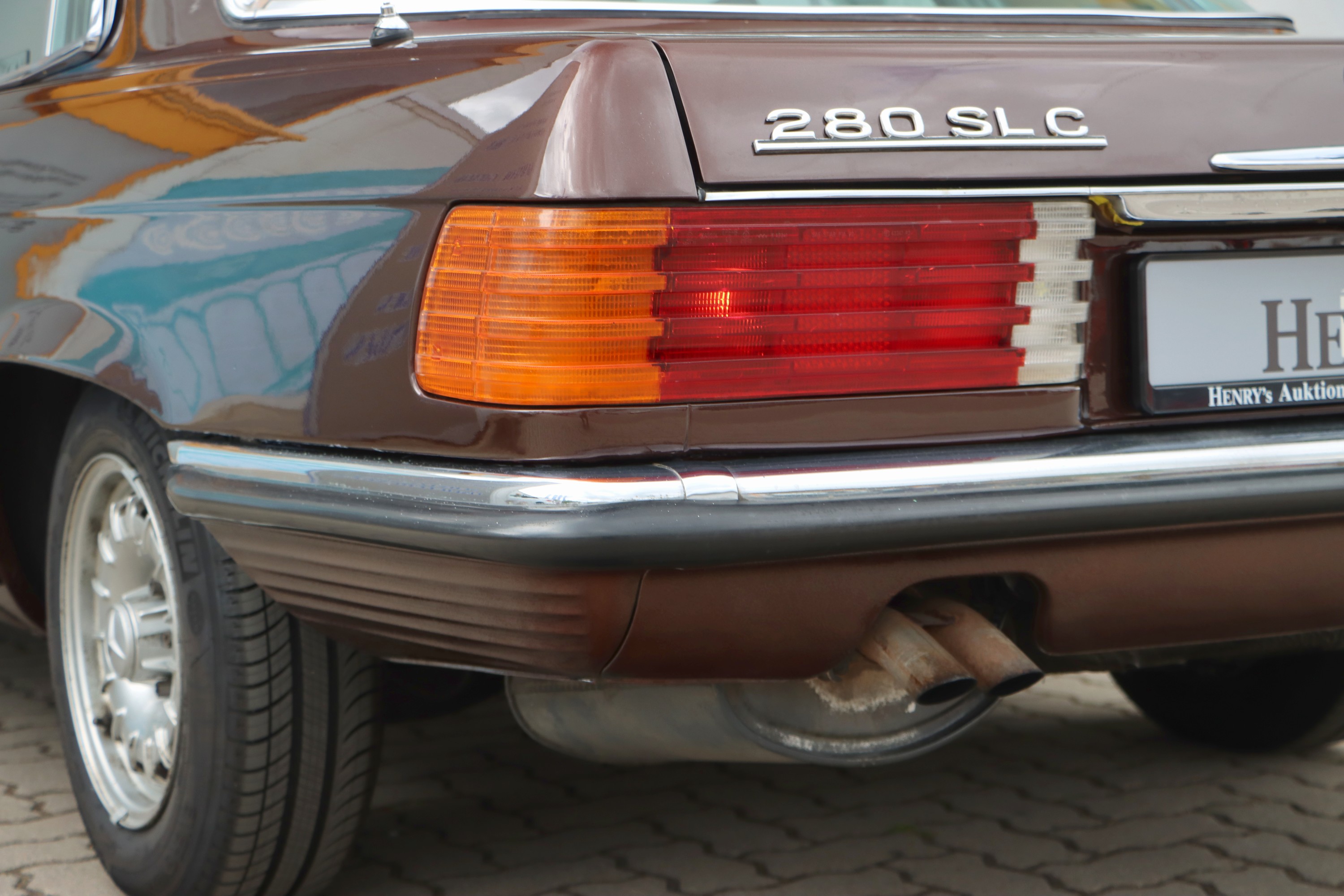 Detail f: Mercedes-Benz 280 SLC, Fahrgestellnummer: 10702210002151, EZ 05/1976, 4. Hand, Laufleistung ca. 279.520 km, HU 06/2026, 136 kW/185 PS, 6-Zylinder, ...