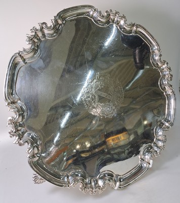 26935028d - Rundes Tablett auf vier Füssen, Newcastle, 1758, MZ Isaac Cookson, Sterlingsilber, ...