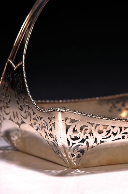26935089a - Korbschale aus Silber, Österreich, um, 1870, 800er Silber, Wandung mit ...