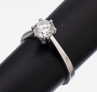 Image 26935092 - 18 kt Gold Brillant-Ring, WG 750/000, 1 Brillant ca. 0.66 ct feines Weiß/vvs, ca. ...