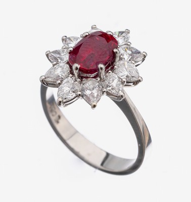 Image 18 kt Gold Rubin-Diamant-Ring, WG 750/000, ovalfacett. Rubin ca. 1.82 ct, 10 Diamant- ...