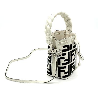 Image 26935125a - FENDI