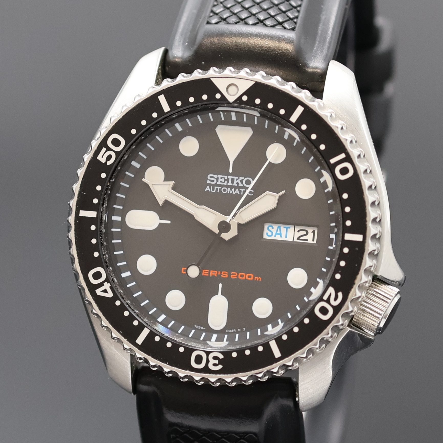Detail a: SEIKO Automatic Diver's 200m Taucheruhr in Stahl, Japan um 2000, Automatik, Geh. m. eins. drehb. Lunette, Boden u. Krone verschr., Kautschukband ...