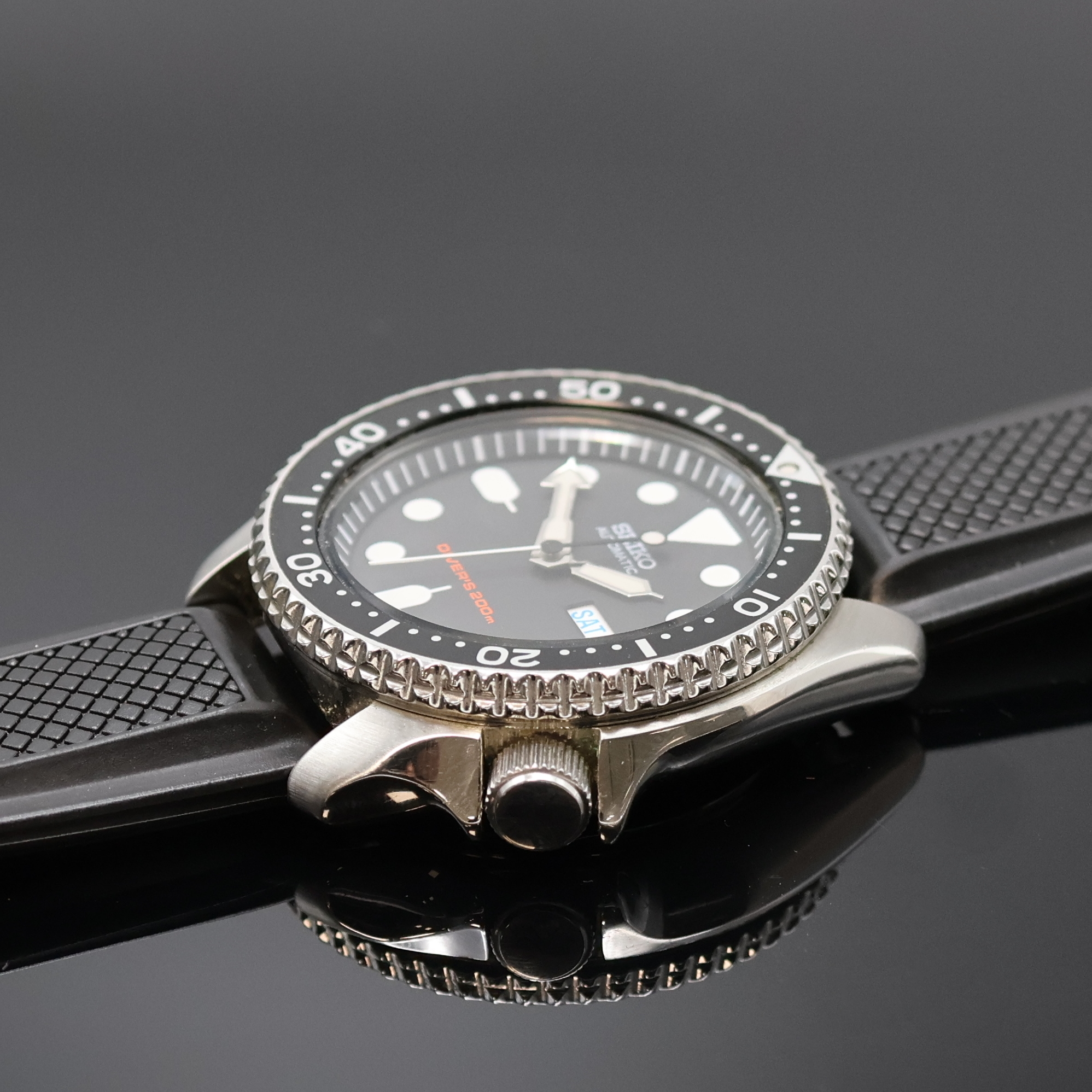 Detail c: SEIKO Automatic Diver's 200m Taucheruhr in Stahl, Japan um 2000, Automatik, Geh. m. eins. drehb. Lunette, Boden u. Krone verschr., Kautschukband ...