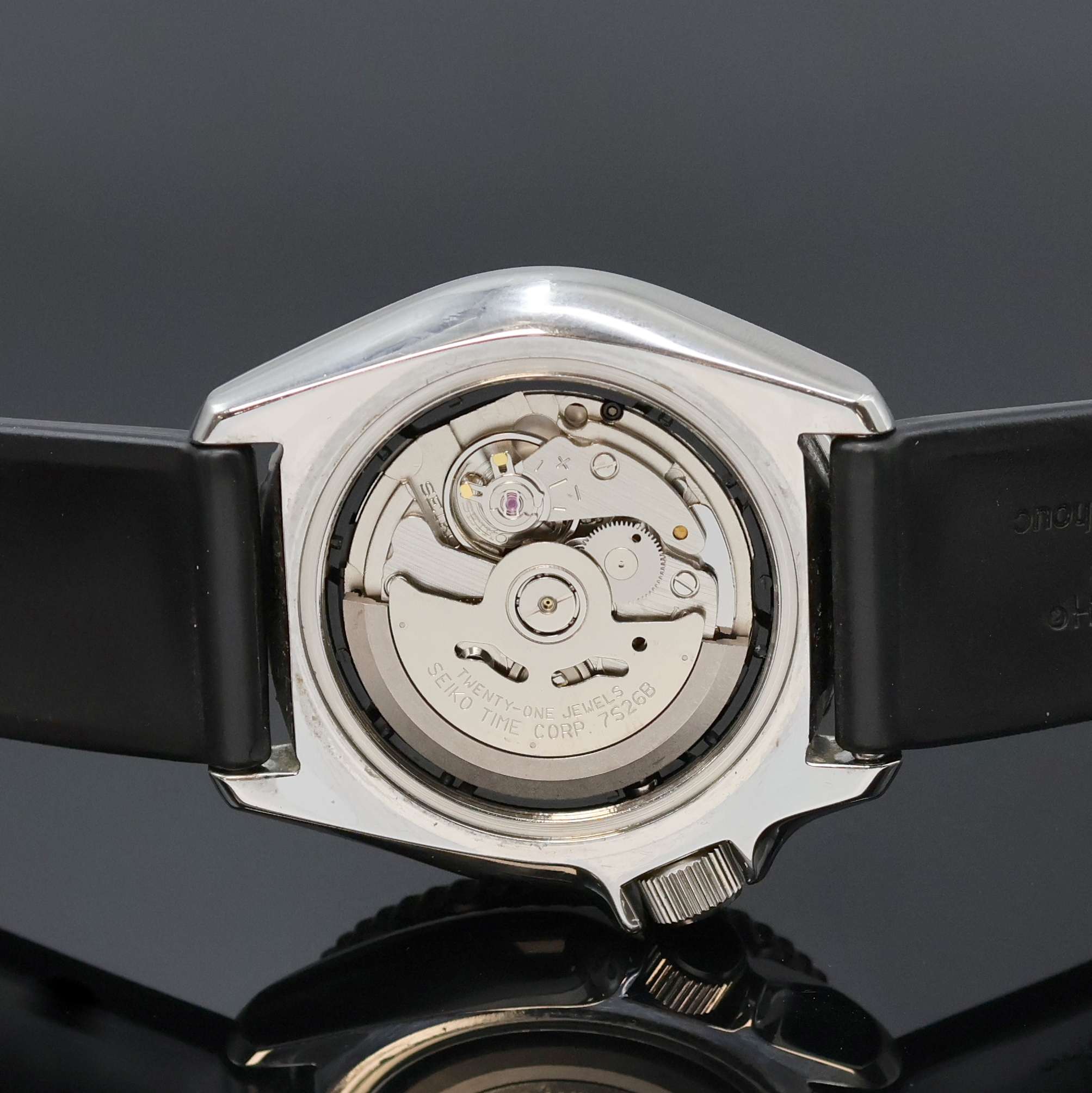 Detail f: SEIKO Automatic Diver's 200m Taucheruhr in Stahl, Japan um 2000, Automatik, Geh. m. eins. drehb. Lunette, Boden u. Krone verschr., Kautschukband ...