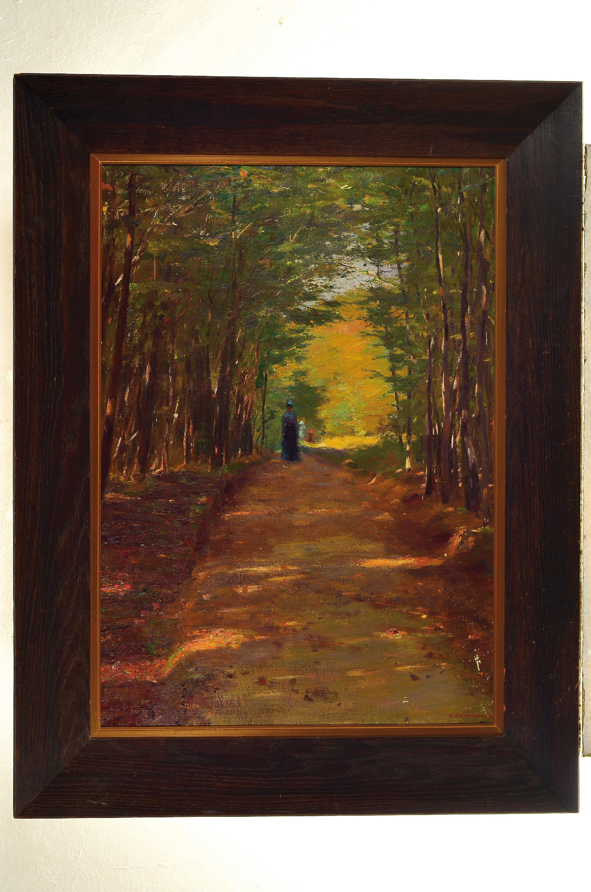 Detail k: Gustav Kampmann, 1859 - 1917, Waldweg, Öl/Lwd, signiert, Spaziergängerin auf Waldweg, interessante Gegenlichtdarstellung, ca. 74 x 54 cm, ...