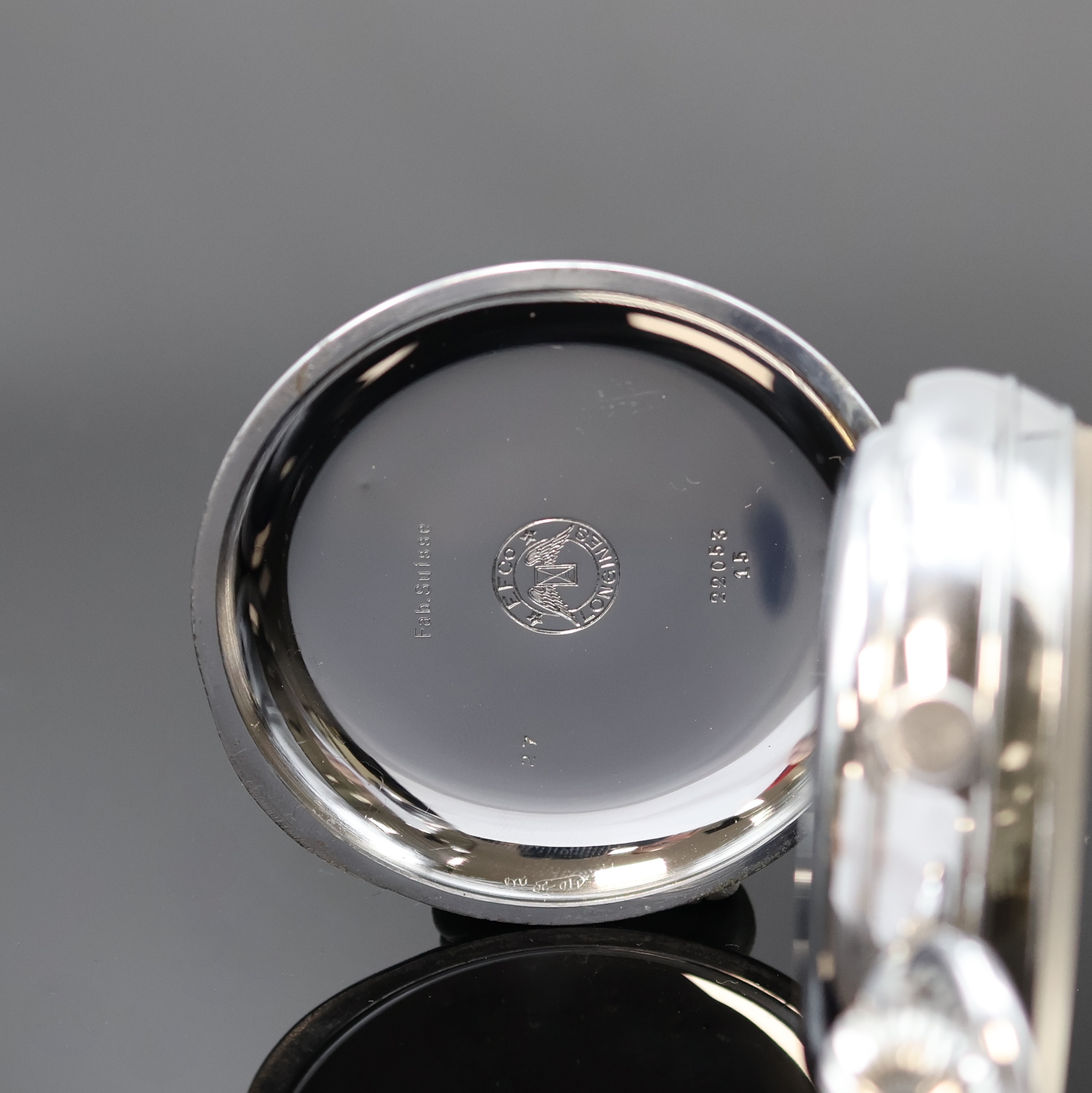 Detail b: LONGINES 1/10-Sekunden Schaltradchronograph,Schweiz 1940er Jahre, Nickelgeh. verchr., Scharnierboden m. Gravur S-H 113, silb. Zifferbl., gebl. ...