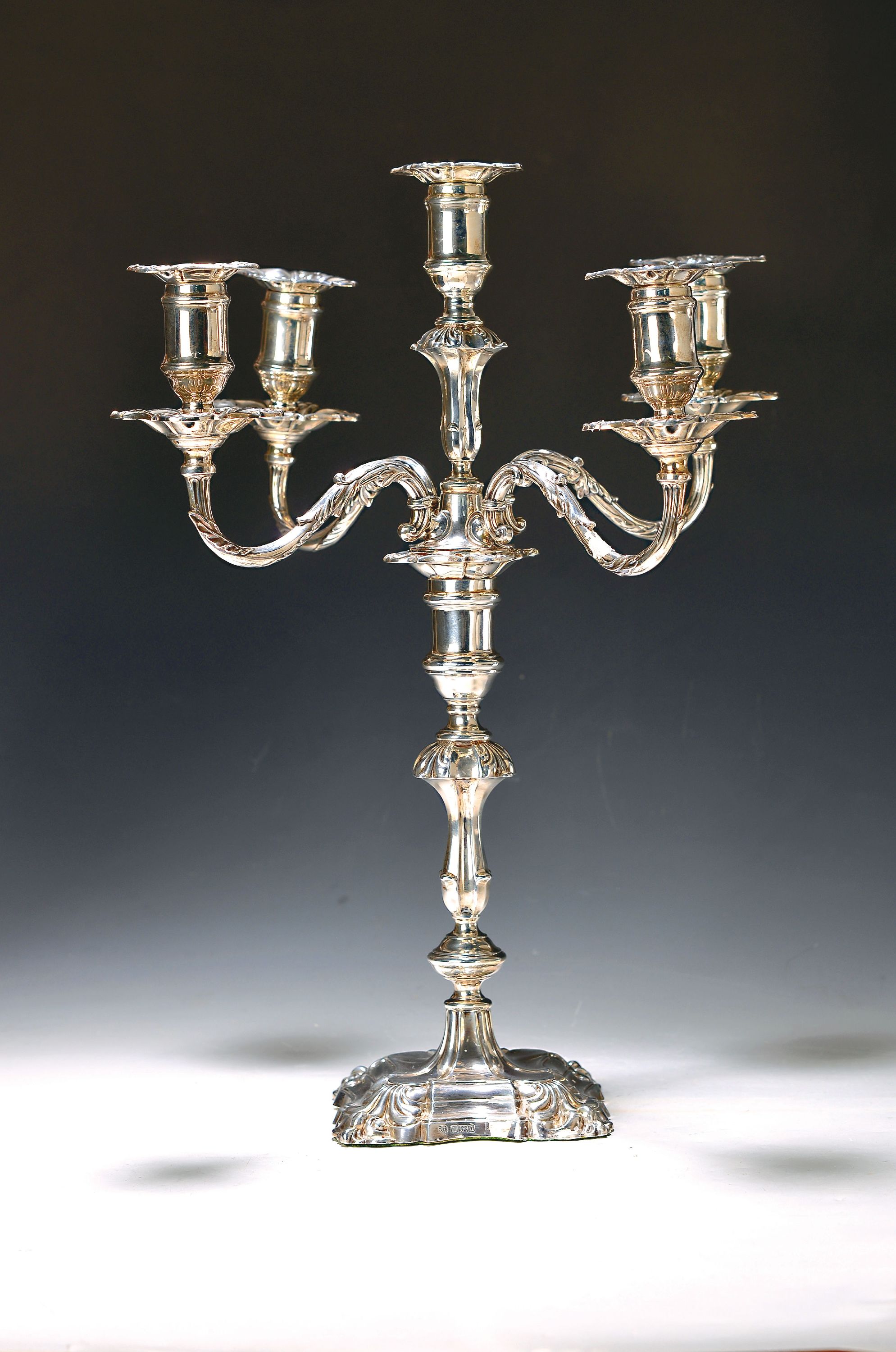 Kandelaber/Prunkleuchter, Sheffield, 1905, Sterlingsilber, sog. Verwandlungsleuchter, eine oder fünf Brennstellen, gefüllt, Aufsatz wiegt alleine ...