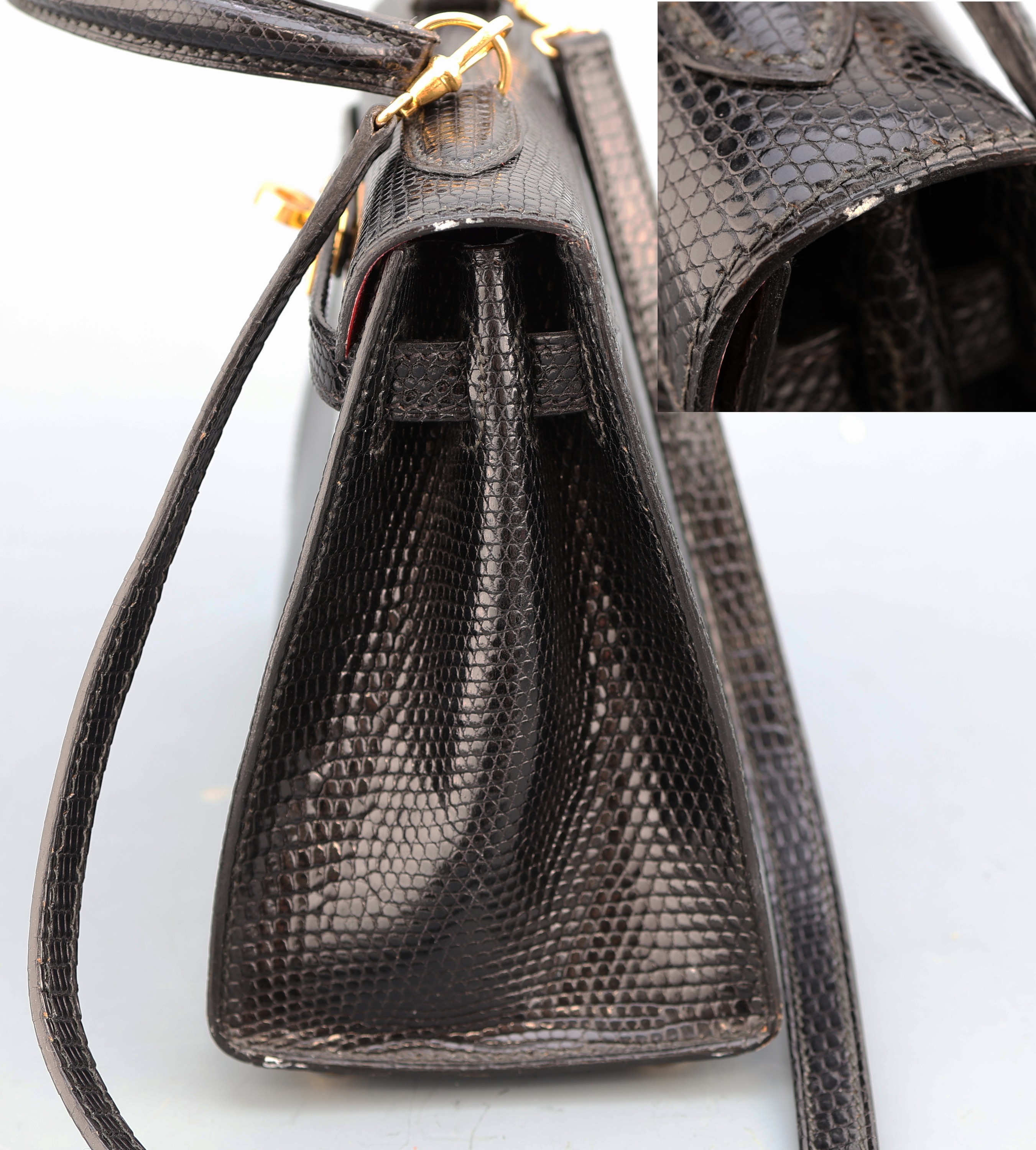 Detail b: HERMES Mini Kelly 20, "Salvator Lizard Salier", Eidechse, shiny black, von 1994, Monturen vergoldet, orig. Schulterriemen, innen rotes ...