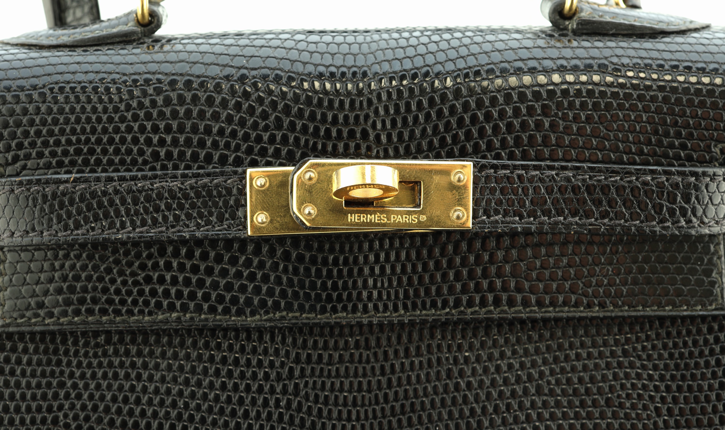 Detail h: HERMES Mini Kelly 20, "Salvator Lizard Salier", Eidechse, shiny black, von 1994, Monturen vergoldet, orig. Schulterriemen, innen rotes ...
