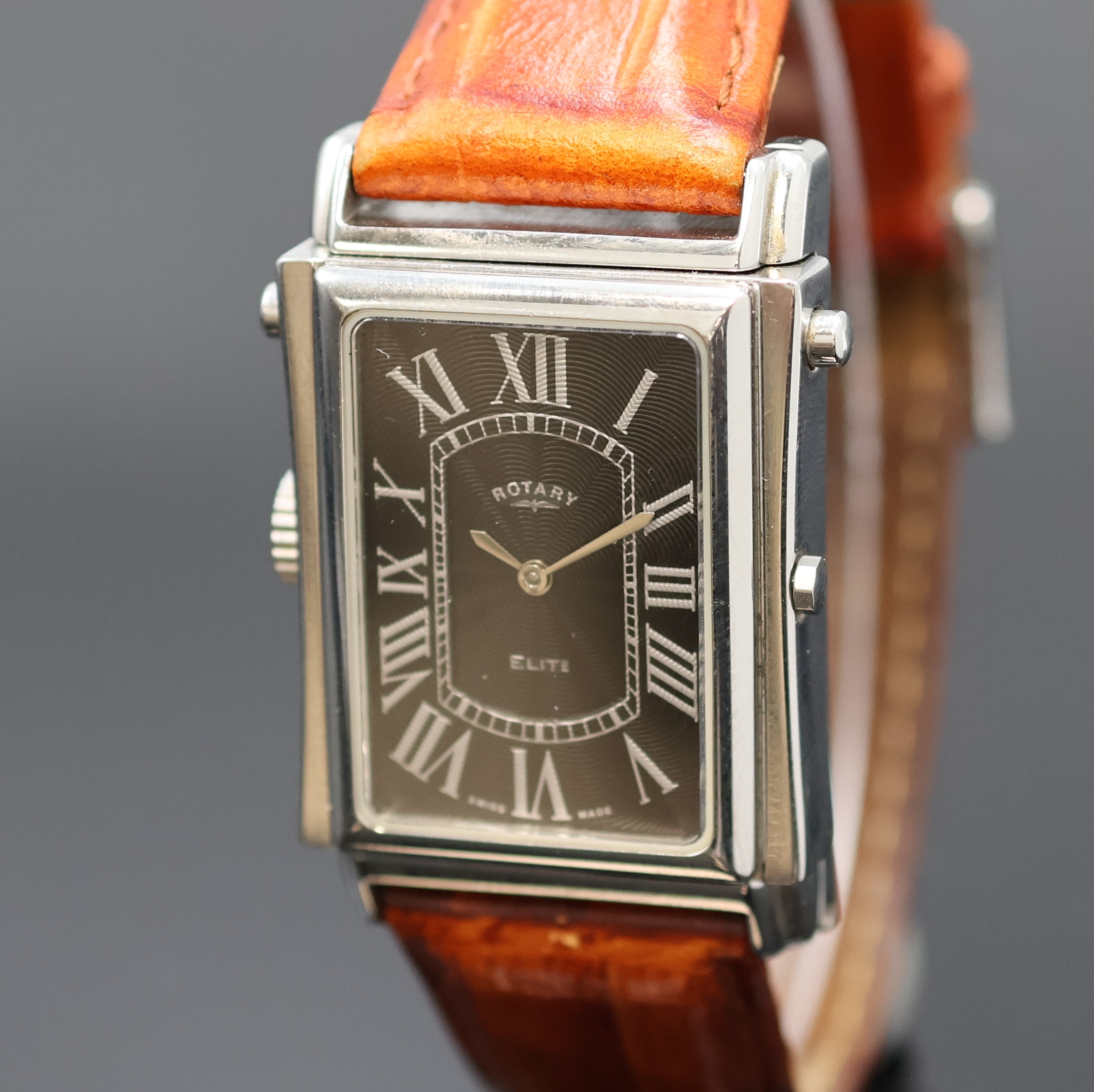 Detail b: ROTARY Herrenarmbanduhr Serie Elite Referenz 10830 mit 2 Zifferblättern, Schweiz um 2005, quarz, ausklappbares Wendegeh. in Stahl inkl. orig. ...
