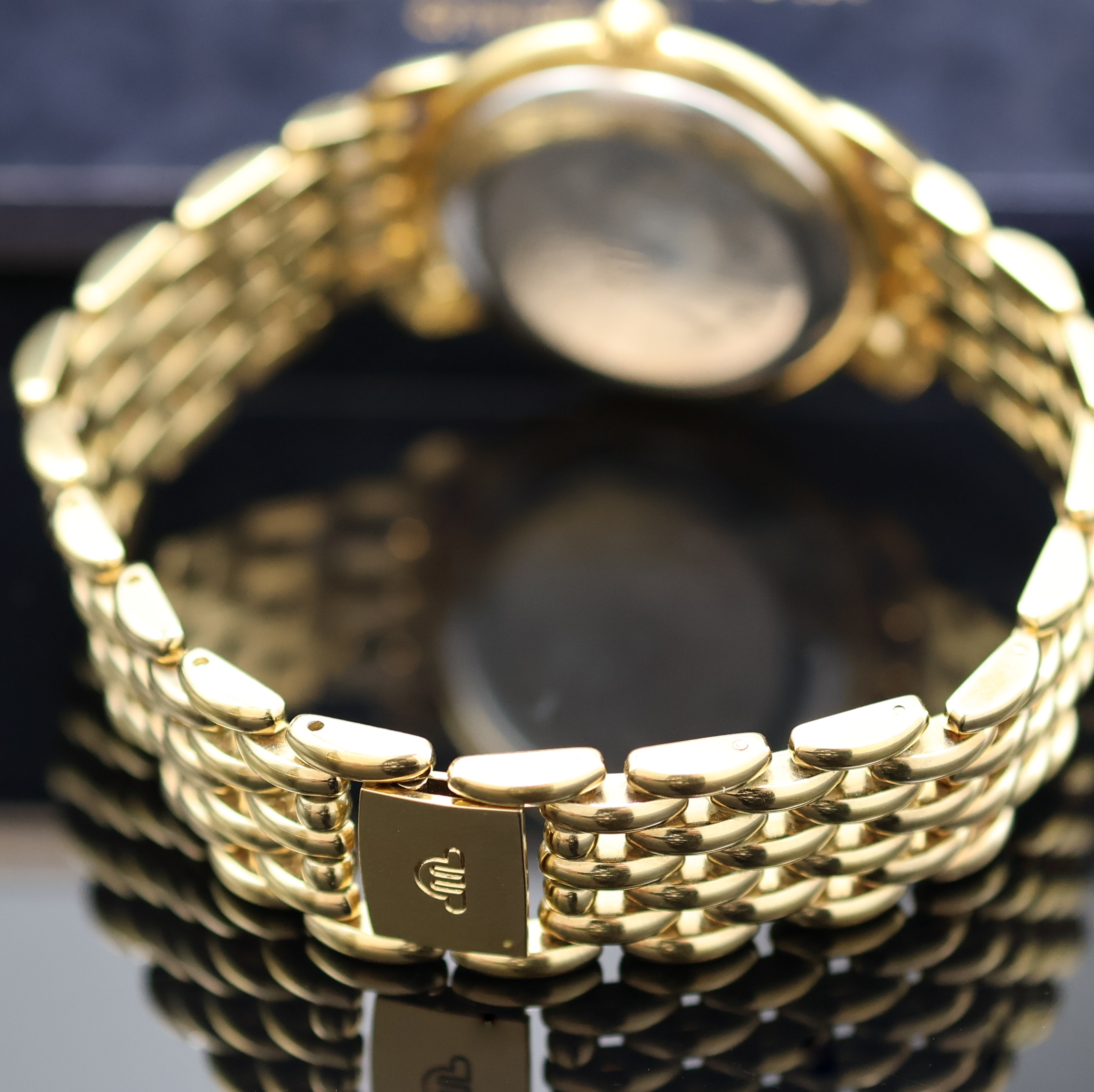 Detail b: MAURICE LACROIX Les Classique vergoldete Herrenarmbanduhr Referenz 23293, Schweiz um 1995, Automatik, orig. Gliederband, weißes Zifferbl. m. gold. ...