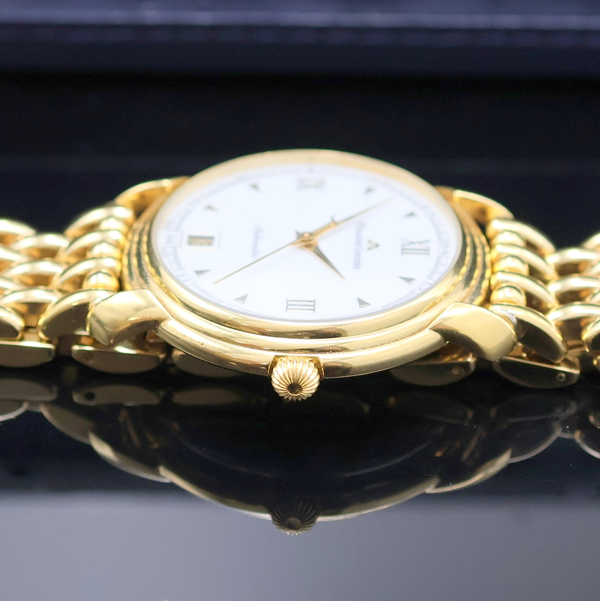 Detail c: MAURICE LACROIX Les Classique vergoldete Herrenarmbanduhr Referenz 23293, Schweiz um 1995, Automatik, orig. Gliederband, weißes Zifferbl. m. gold. ...