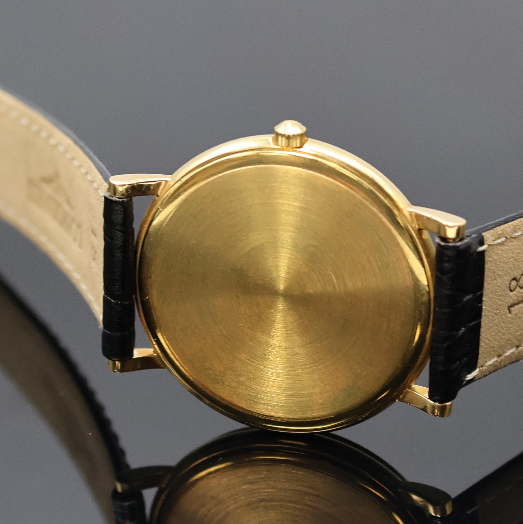 Detail d: LONGINES Armbanduhr in GG 750/000, quarz, Schweiz um 2000, 2-teil. Geh., Boden aufgedr., gold. Zifferbl. m. aufges. Indizes, Anz. v. Std., Min., ...