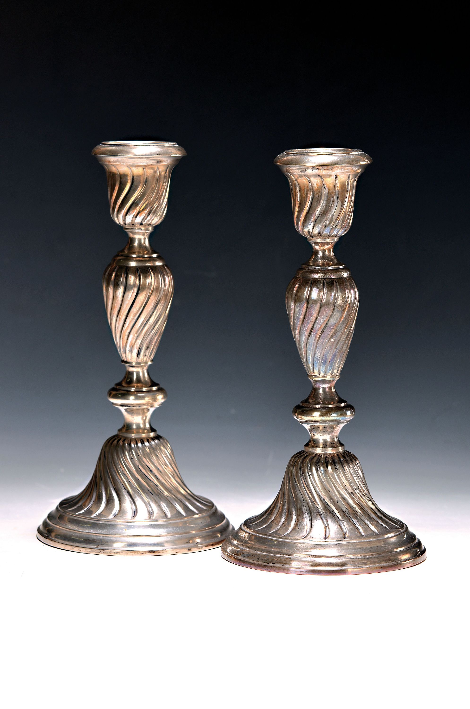 Paar Leuchter, Barockstil, 20/30er Jahre, 835er Silber, ca. 420 g, H. ca. 24 cm