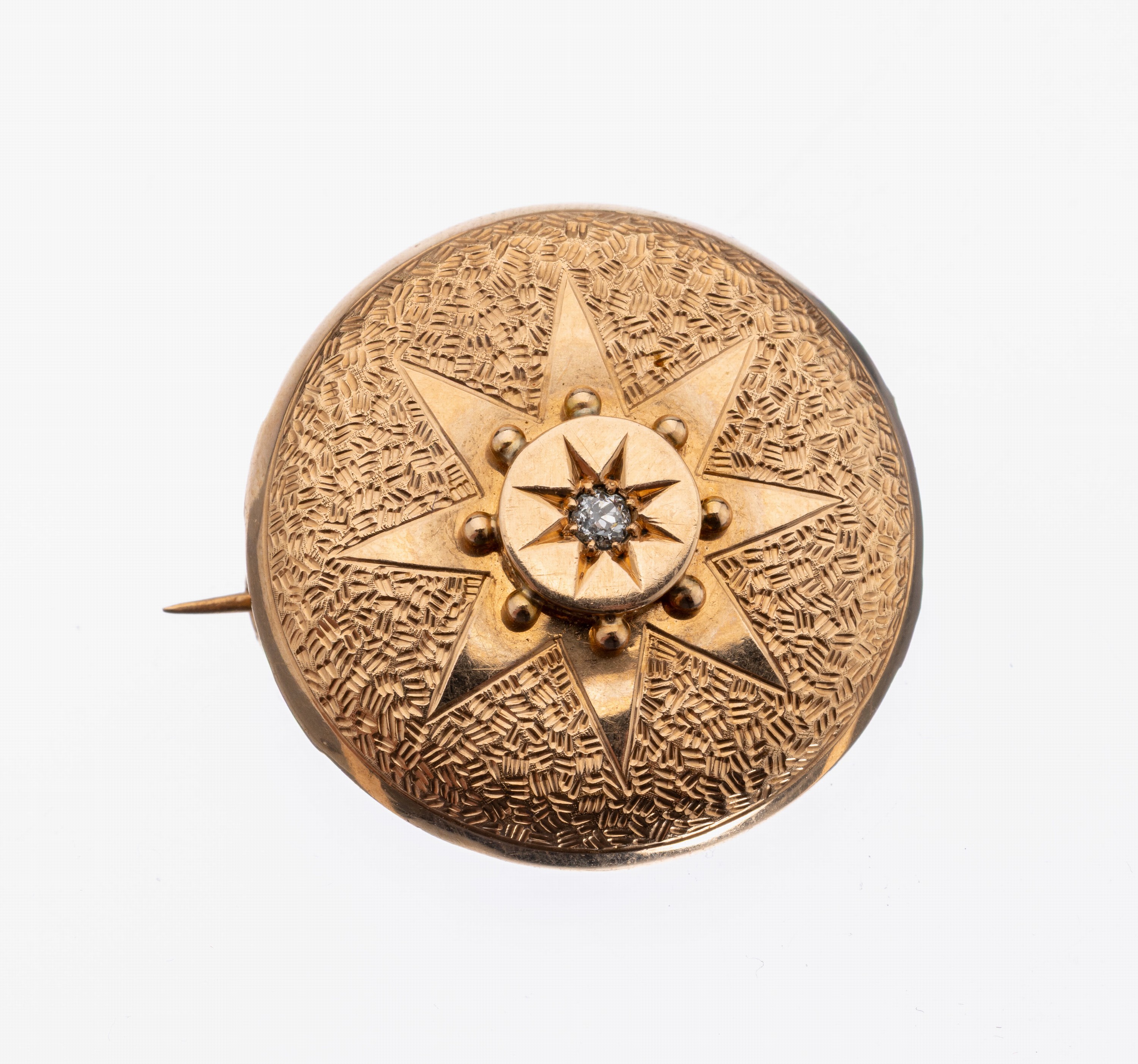 14 kt Gold Diamant-Brosche, um 1900, GG 585/000, rund, Oberfläche strukt., Altschliffdiamant in Sternfassung ca. 0.08 ct Weiß/p, D. ca. 2.7 cm, ...