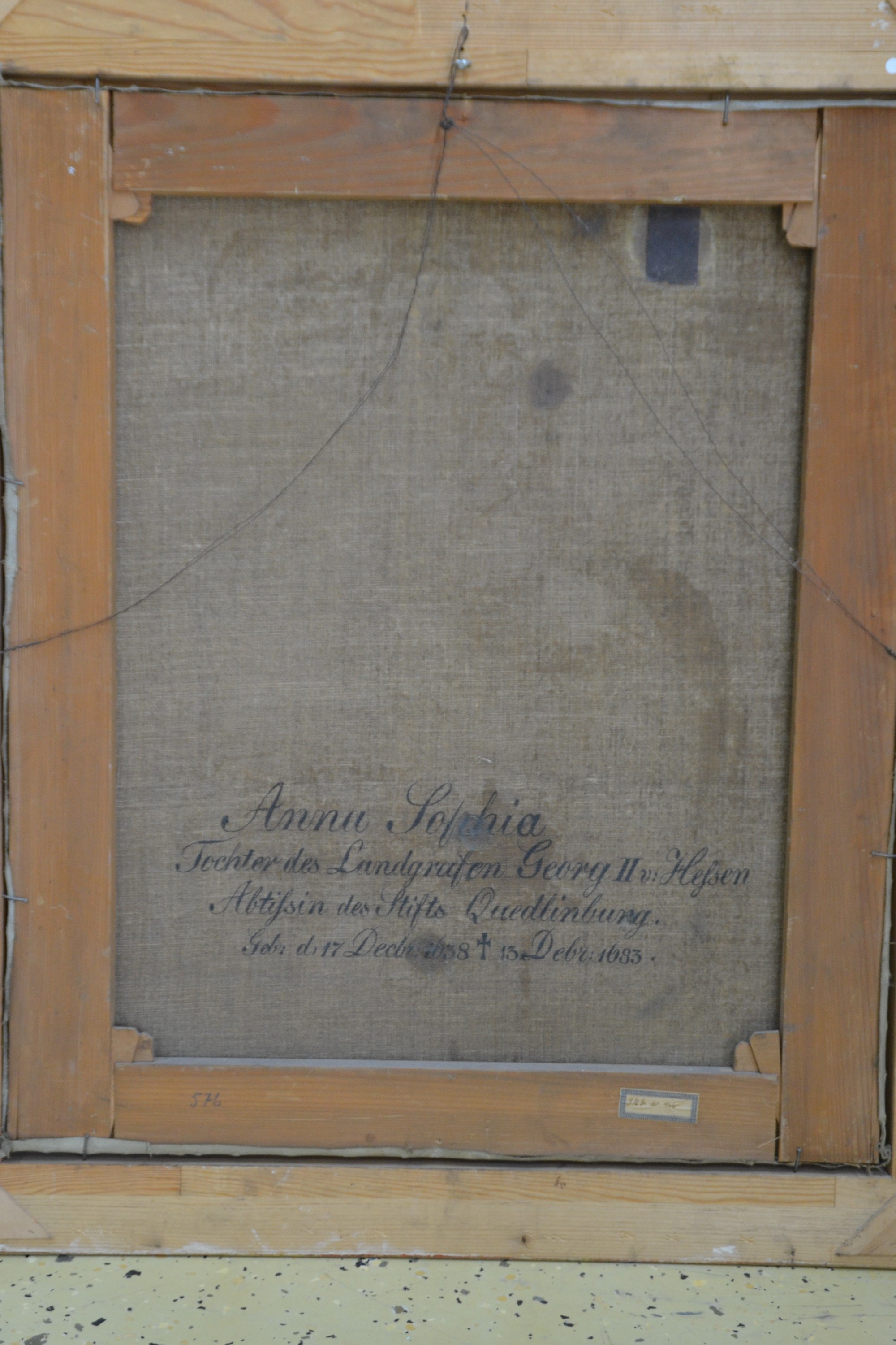 Detail i: Unbekannter Barockmaler, 17./18. Jh., Porträt der Prinzessin Anna Sophia, Tochter des Landgrafen Georg II von Hessen, Äbtissin des Stifts ...