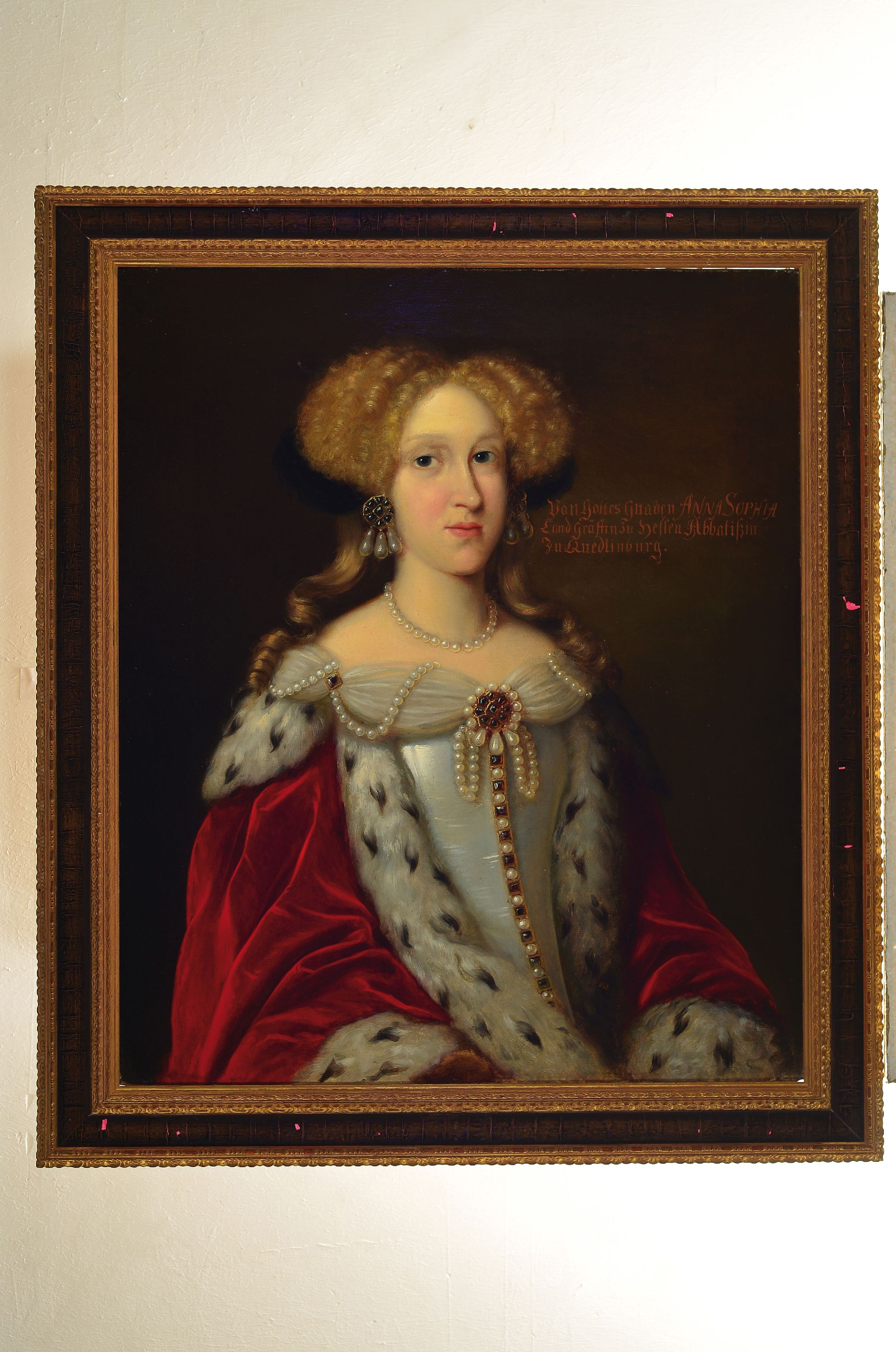 Detail k: Unbekannter Barockmaler, 17./18. Jh., Porträt der Prinzessin Anna Sophia, Tochter des Landgrafen Georg II von Hessen, Äbtissin des Stifts ...
