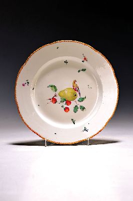 Image 26937032 - Teller mit Früchtemalerei, Frankenthal, 1774-80, Porzellan, leicht berieben, D. ca. ...