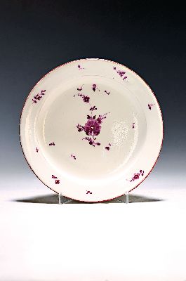 Image 26937034 - Teller, Frankenthal, um 1758/60, Porzellan, purpurfarbene ind. Malerei, Goldstaffage, ...