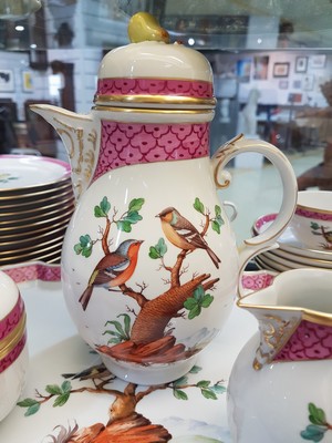 26937035g - Kaffeeservice, Höchst, 2. Hälfte 20. Jh, Vogeldekor mit purpurrotem Dekor, ...