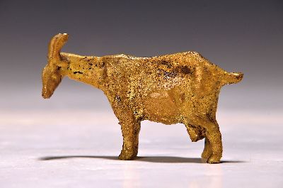 Image Wieslaw Pietron, 1934 Gdinge/Polen-2001 Landau/Pfalz, Ziege, Bronzeskulptur, ca. 5x9cm