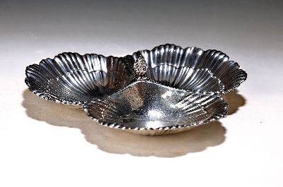 Image 26937065 - Cabarettschale/Anbietschale, Sterlingsilber, Mitte 20. Jh., in dreifacher stil. ...