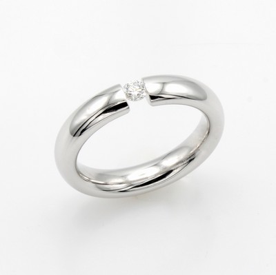 Image Spannring mit Brillant, WG 750/000, massive Ringschiene, mittig eingespannter Brill. ca. ...