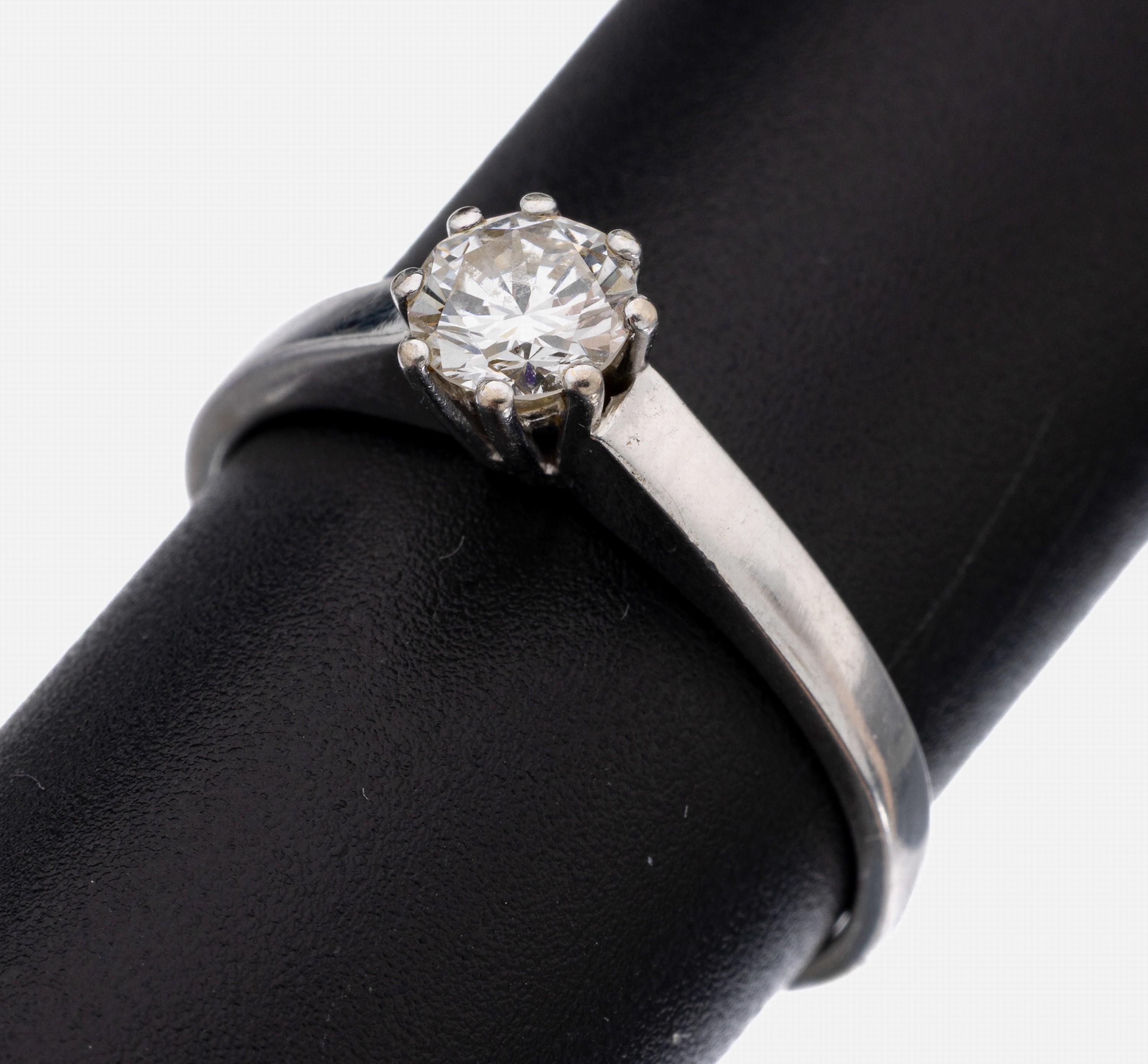 14 kt Gold Brillant-Ring, WG 585/000, Brillant ca. 0.50 ct Weiß/vs, RW 59, ca. 3.0 g