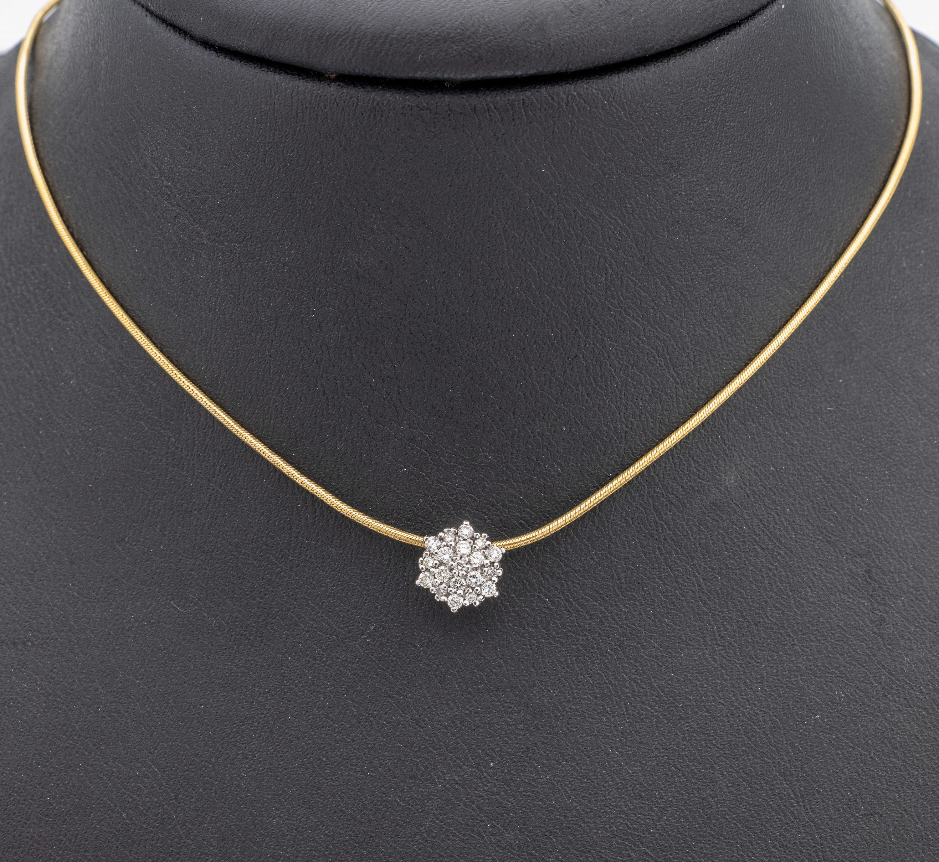 14 kt Gold Brillant-Anhänger, WG 585/000, 19 Brillanten zus. ca. 0.19 ct Weiß-get.Weiß/ si, an Kette, GG 585/000, L. ca. 45.5 cm, ...