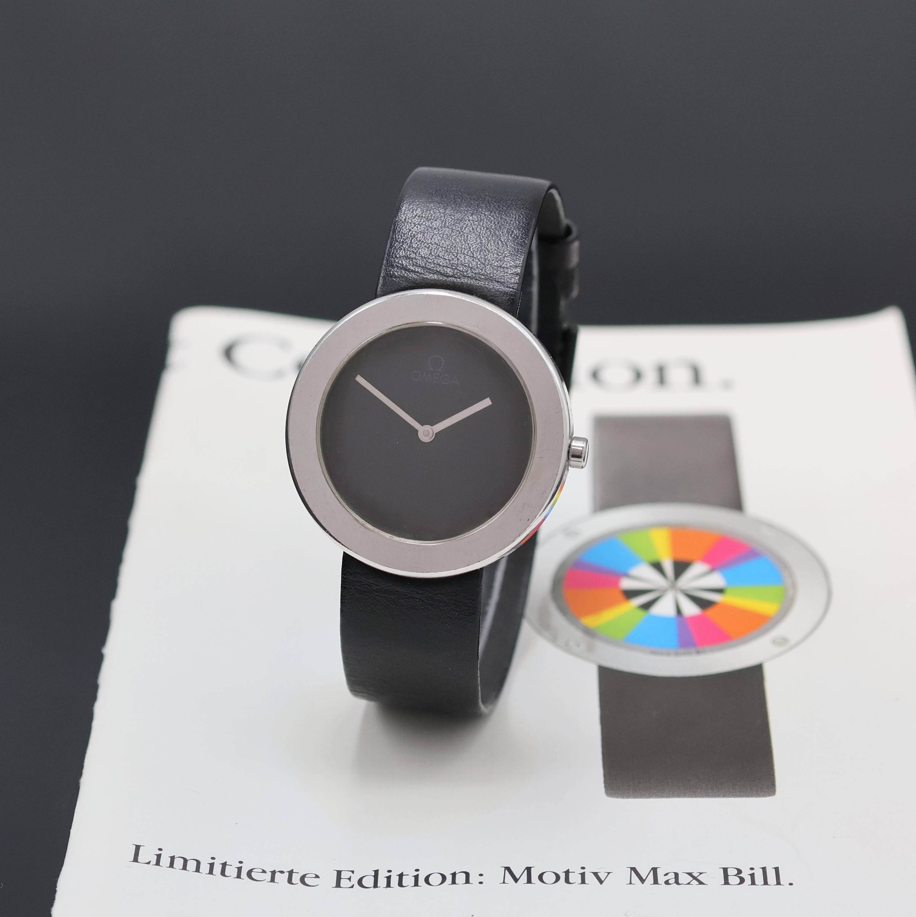 OMEGA Art Edition Richard Paul Lohse auf 999 Stück limitierte Armbanduhr in WG 750/000 Referenz 1950430/5950430, Schweiz um 1990, quarz, 4-fach ...