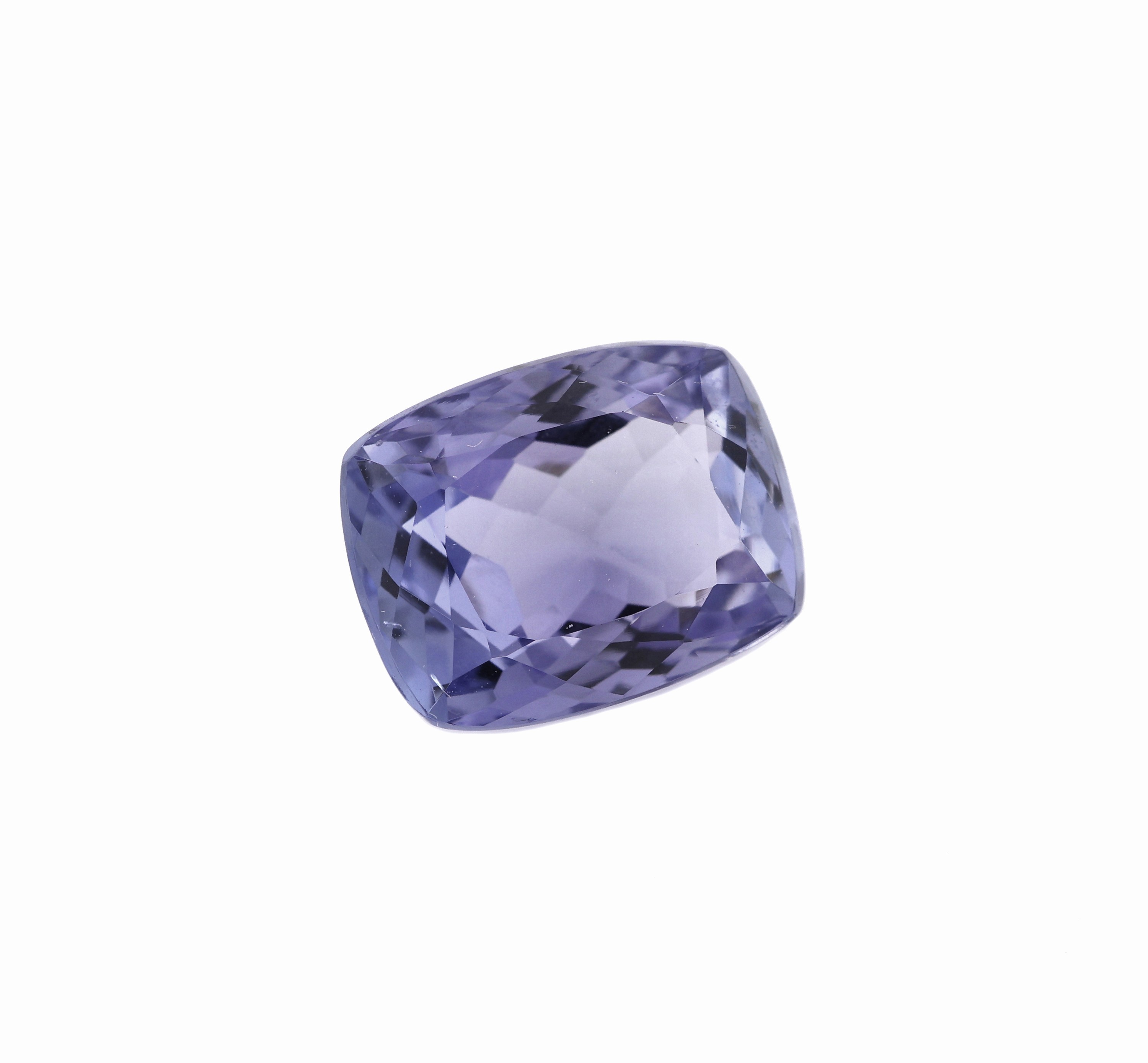 Detail a: Loser Tansanit, ca. 3.61 ct, Kissenschliff, ca. 10 x 7.7 x 5.3 mm